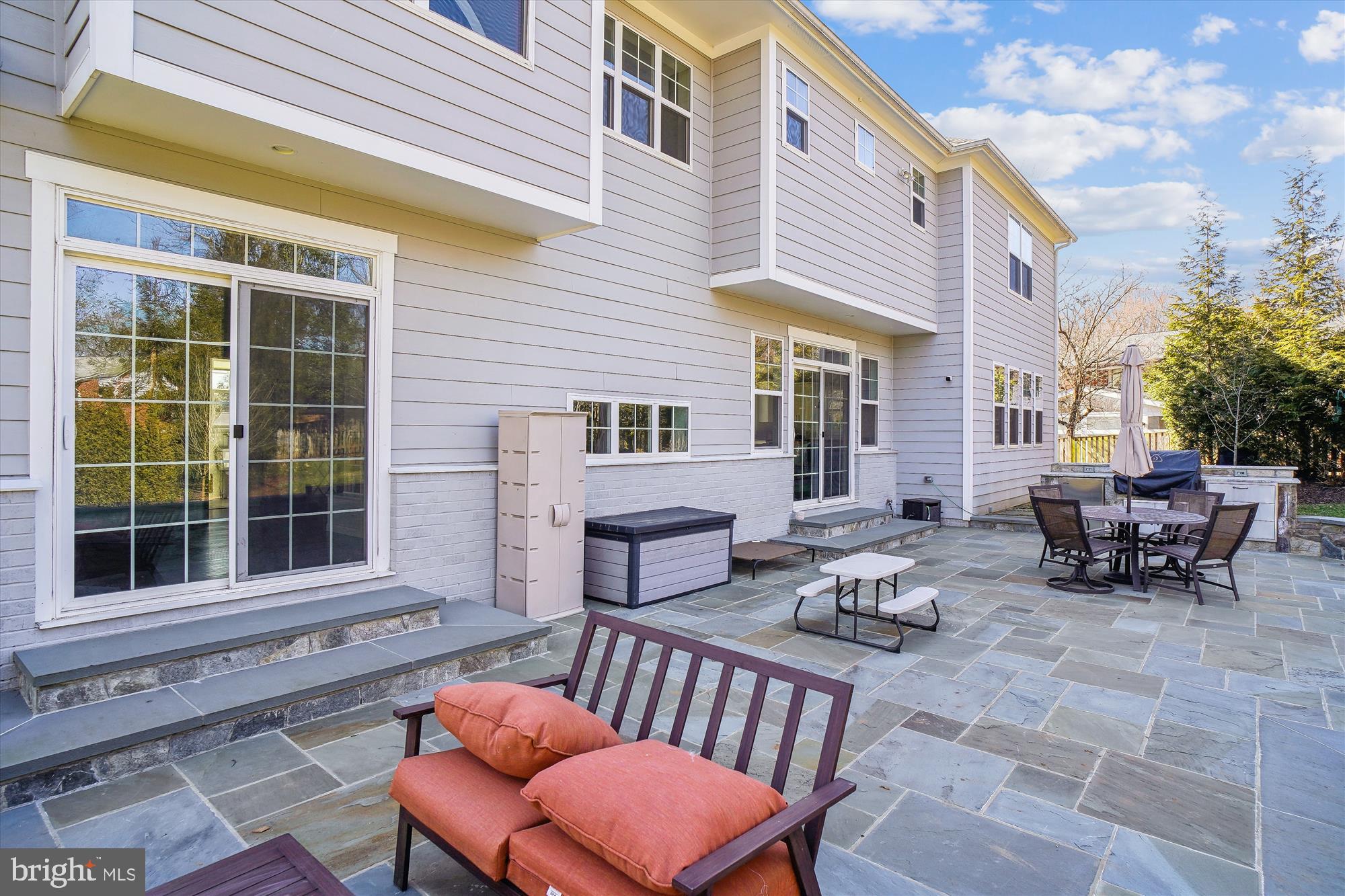 WHITE FLINT PARK - Residential