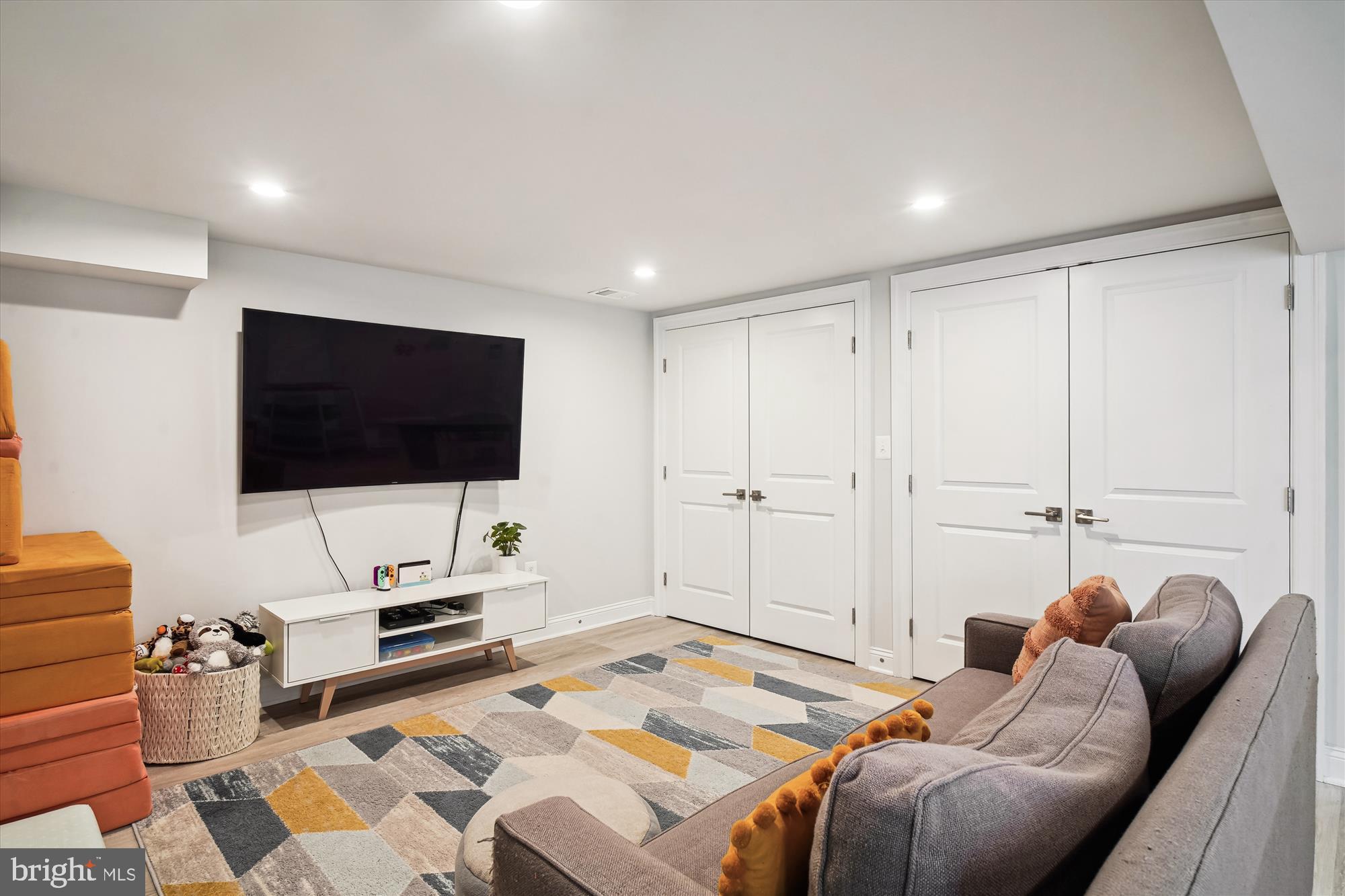 WHITE FLINT PARK - Residential