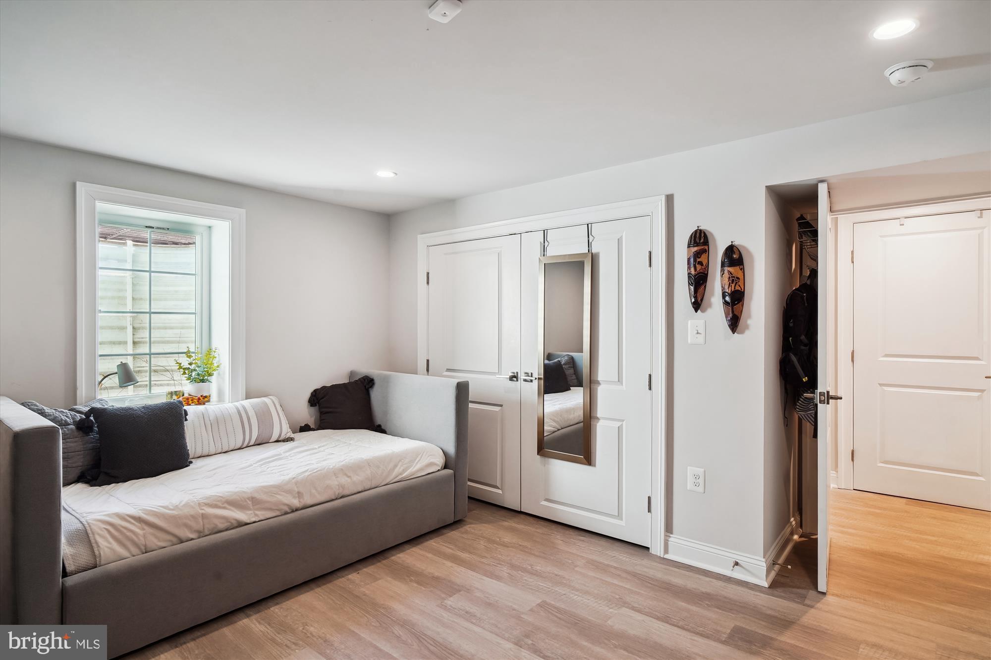 WHITE FLINT PARK - Residential