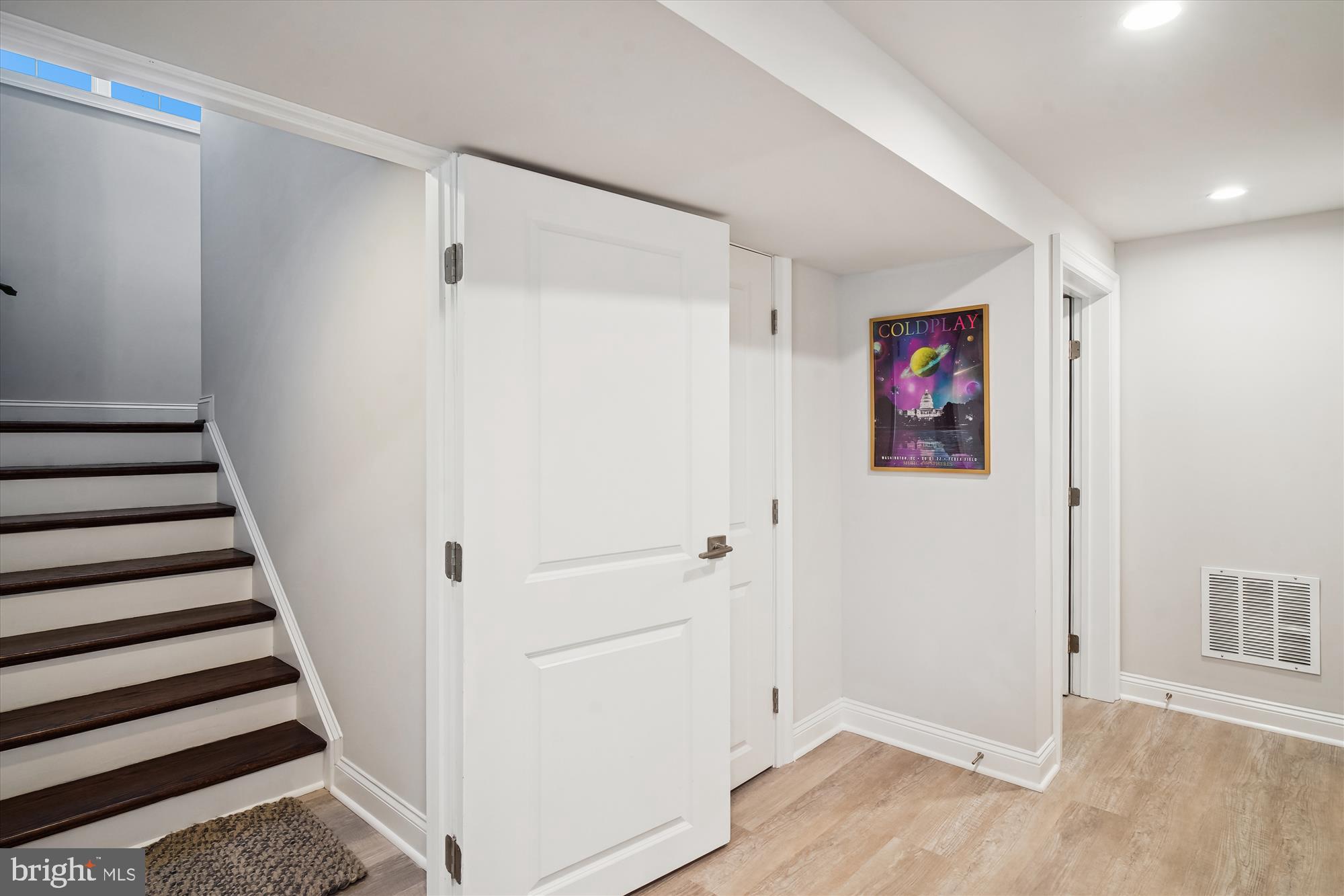 WHITE FLINT PARK - Residential