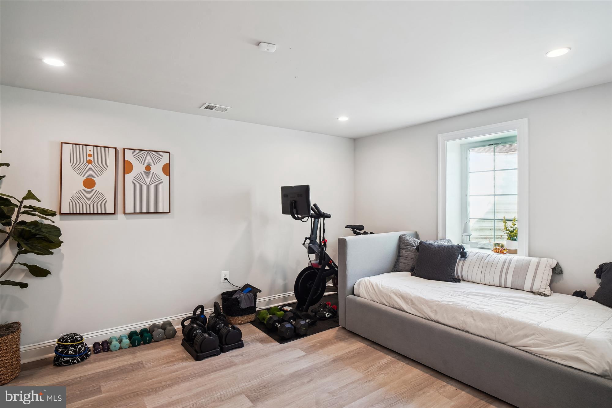 WHITE FLINT PARK - Residential