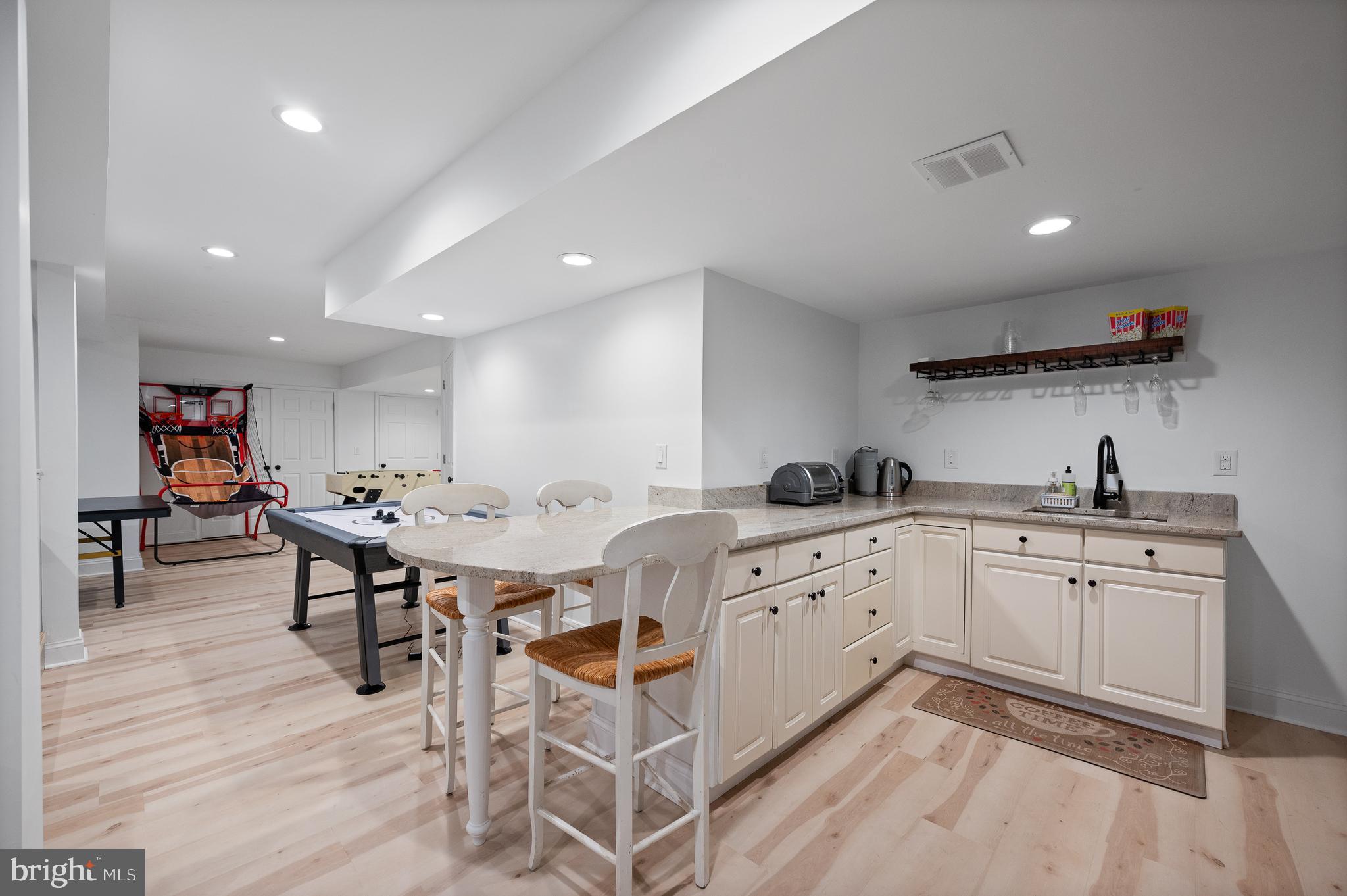 CORNERSTONE - Residential