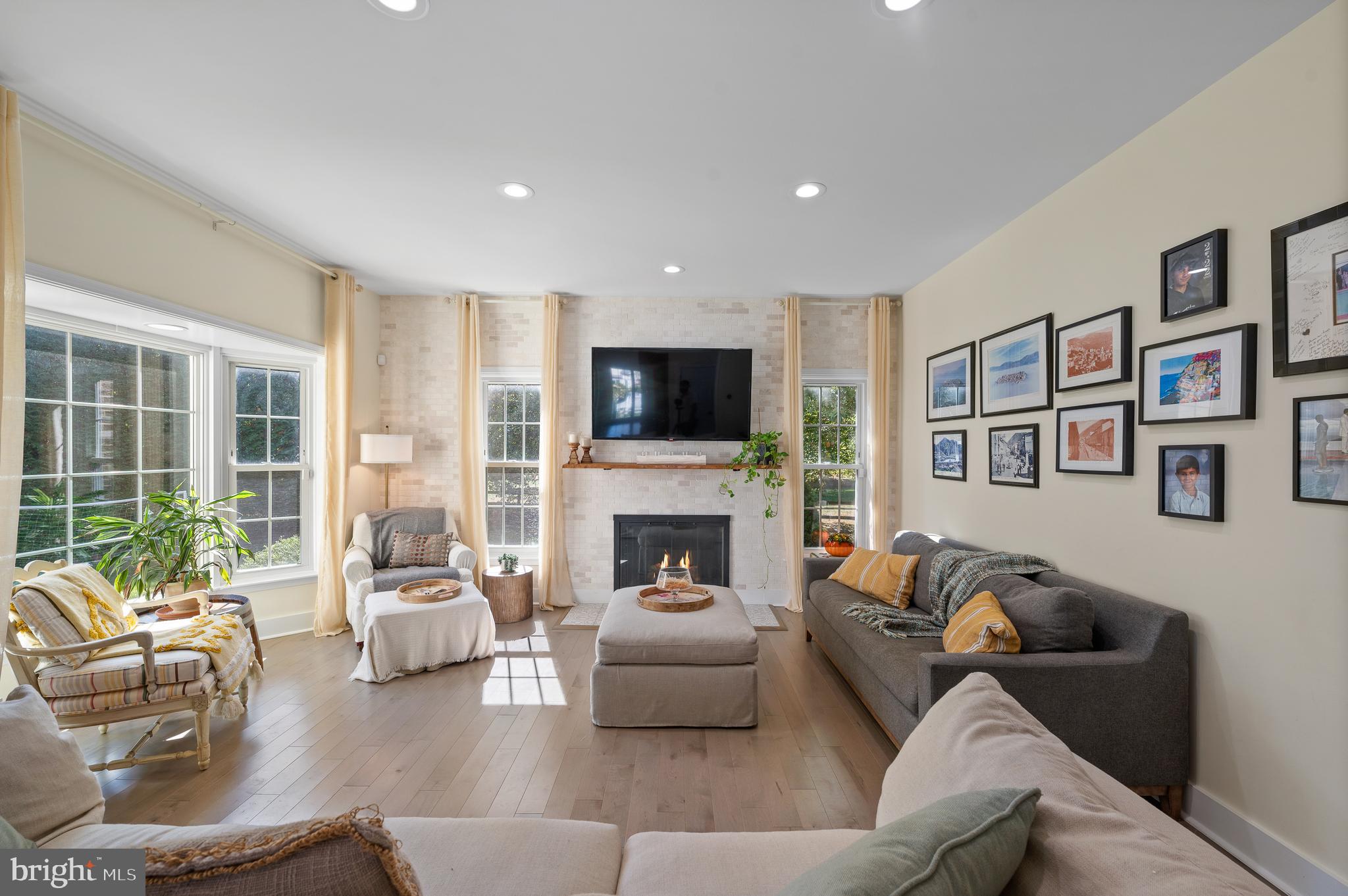 CORNERSTONE - Residential