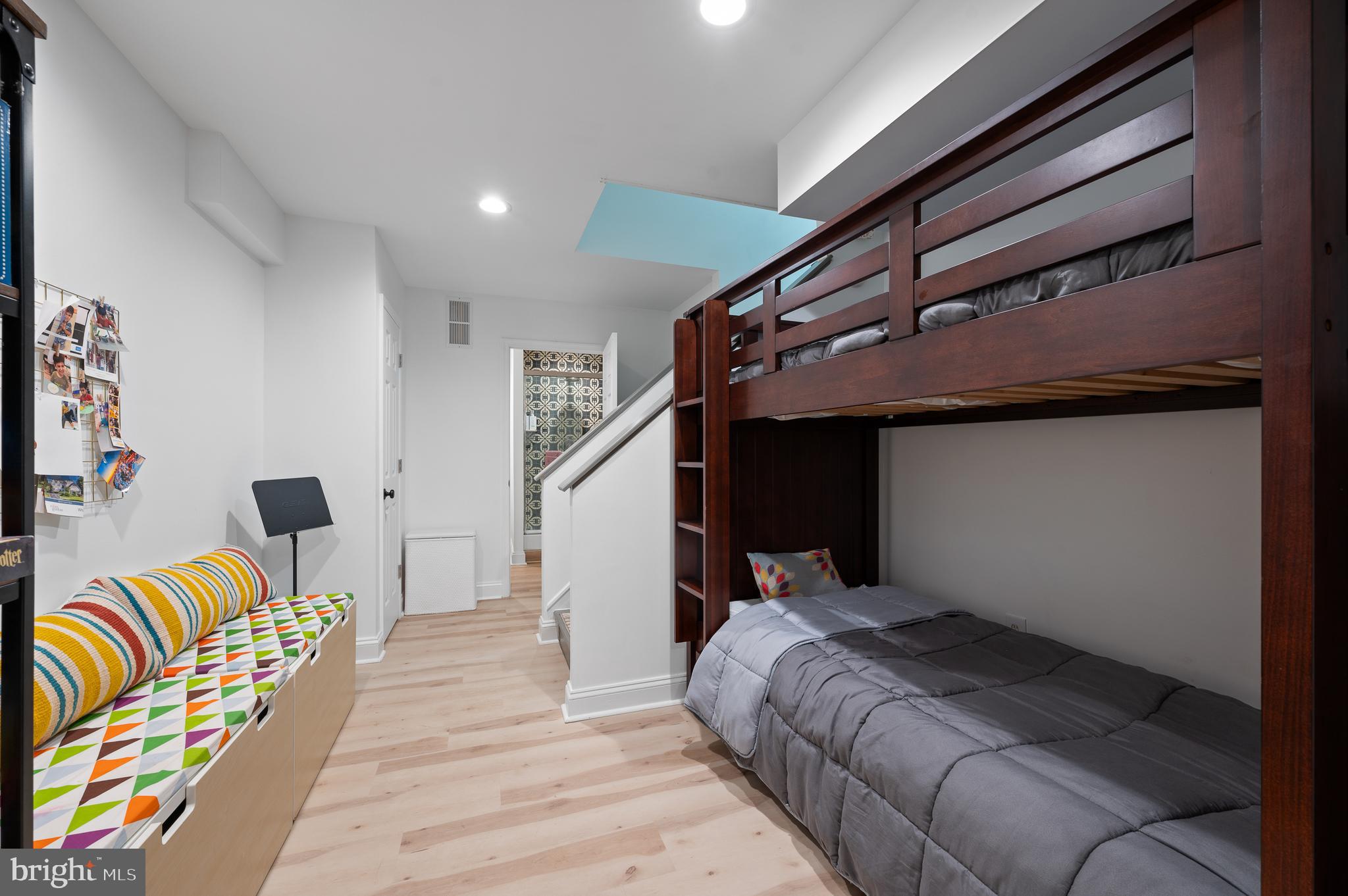 CORNERSTONE - Residential