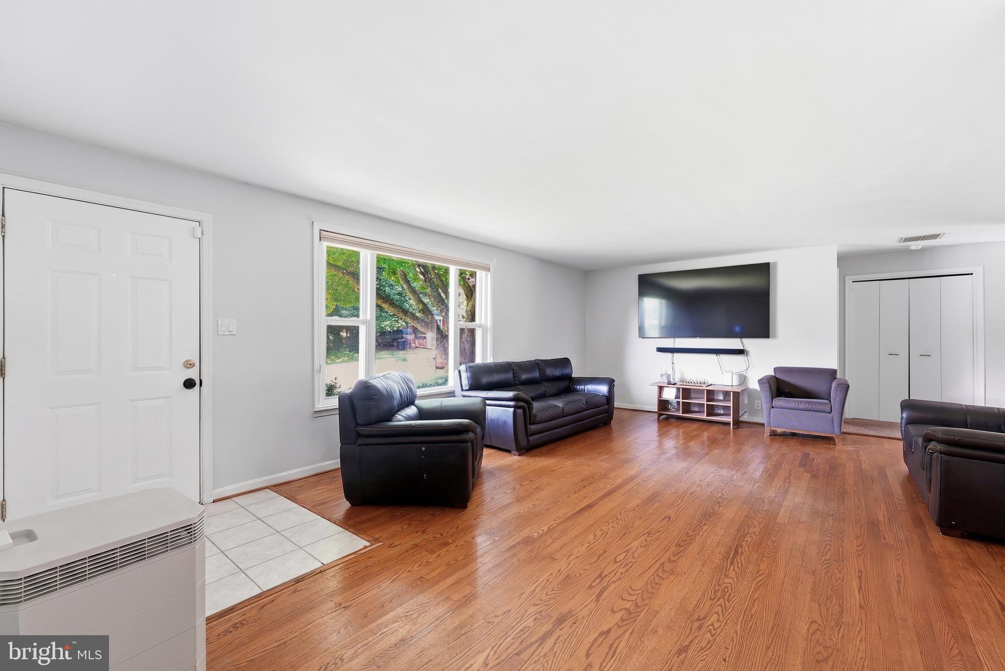 3260 GREEN MEADOWS DRIVE