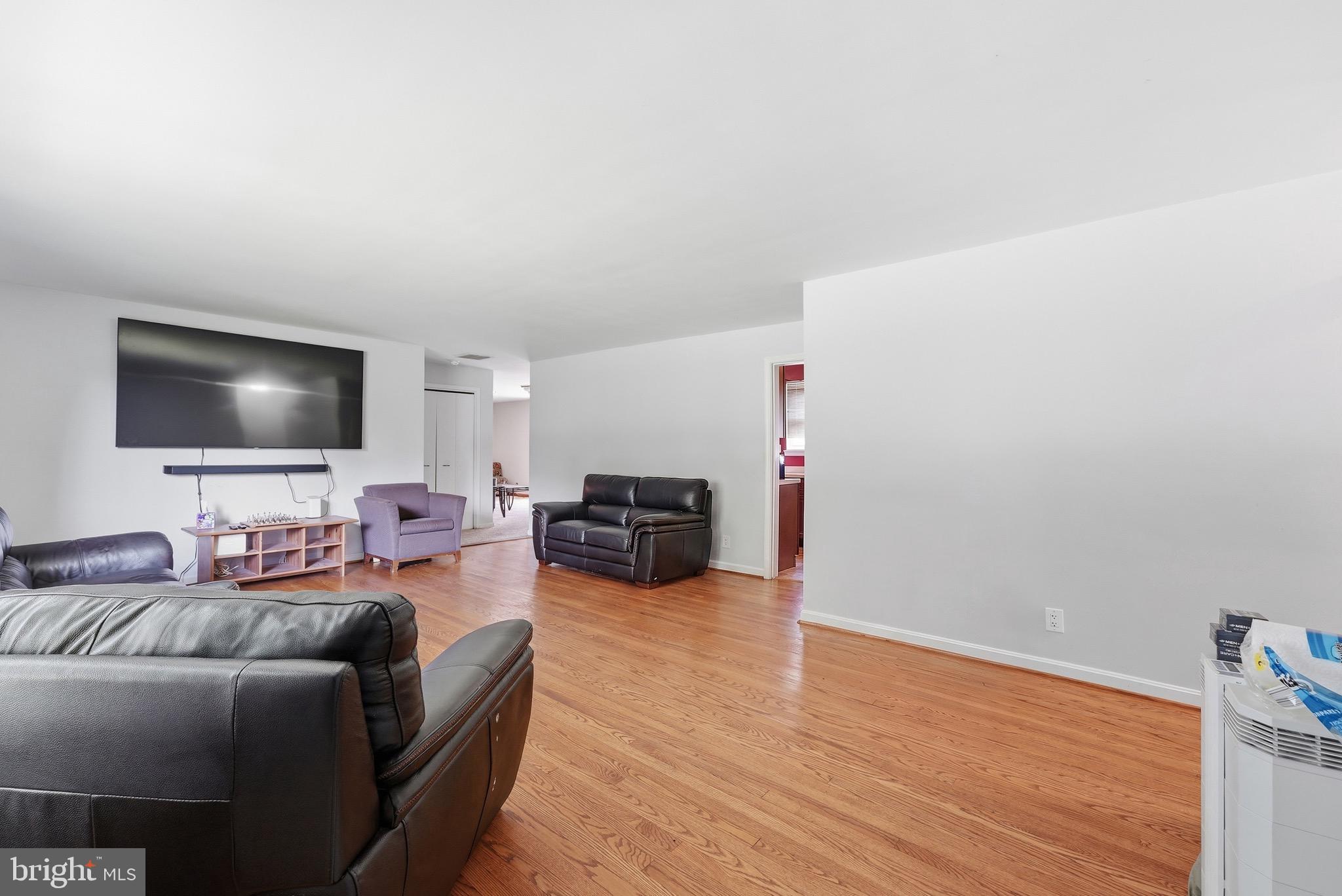 3260 GREEN MEADOWS DRIVE
