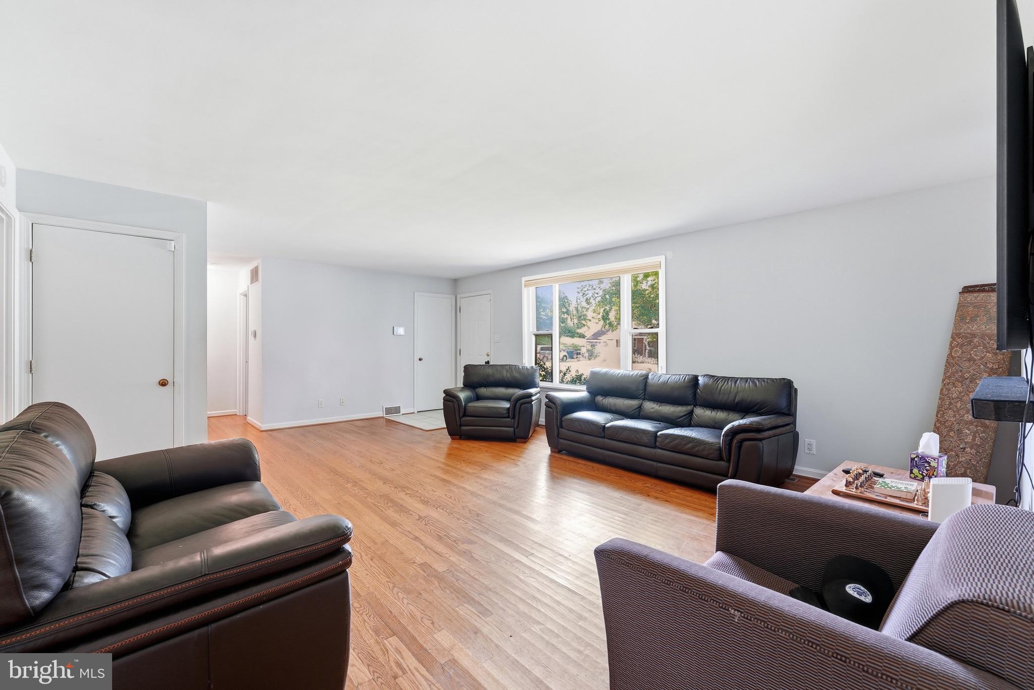 3260 GREEN MEADOWS DRIVE