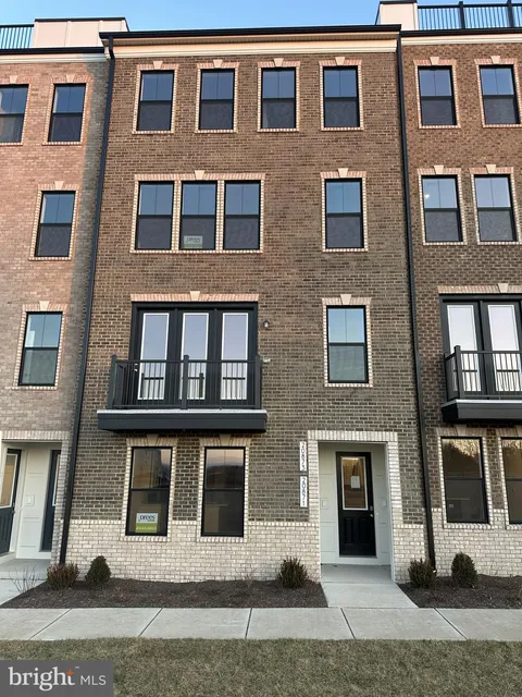 20871 Murry Falls Terrace Unit 197, Ashburn, VA MLS: VALO2114854