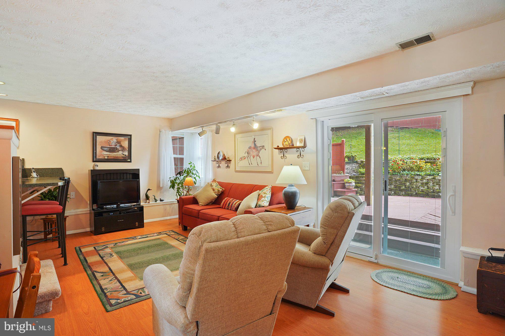 RIVERSIDE - Residential