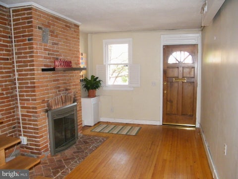Townhouse For Rent - 111 E Gittings Street<br/> Baltimore City County, BALTIMORE, MD 21230