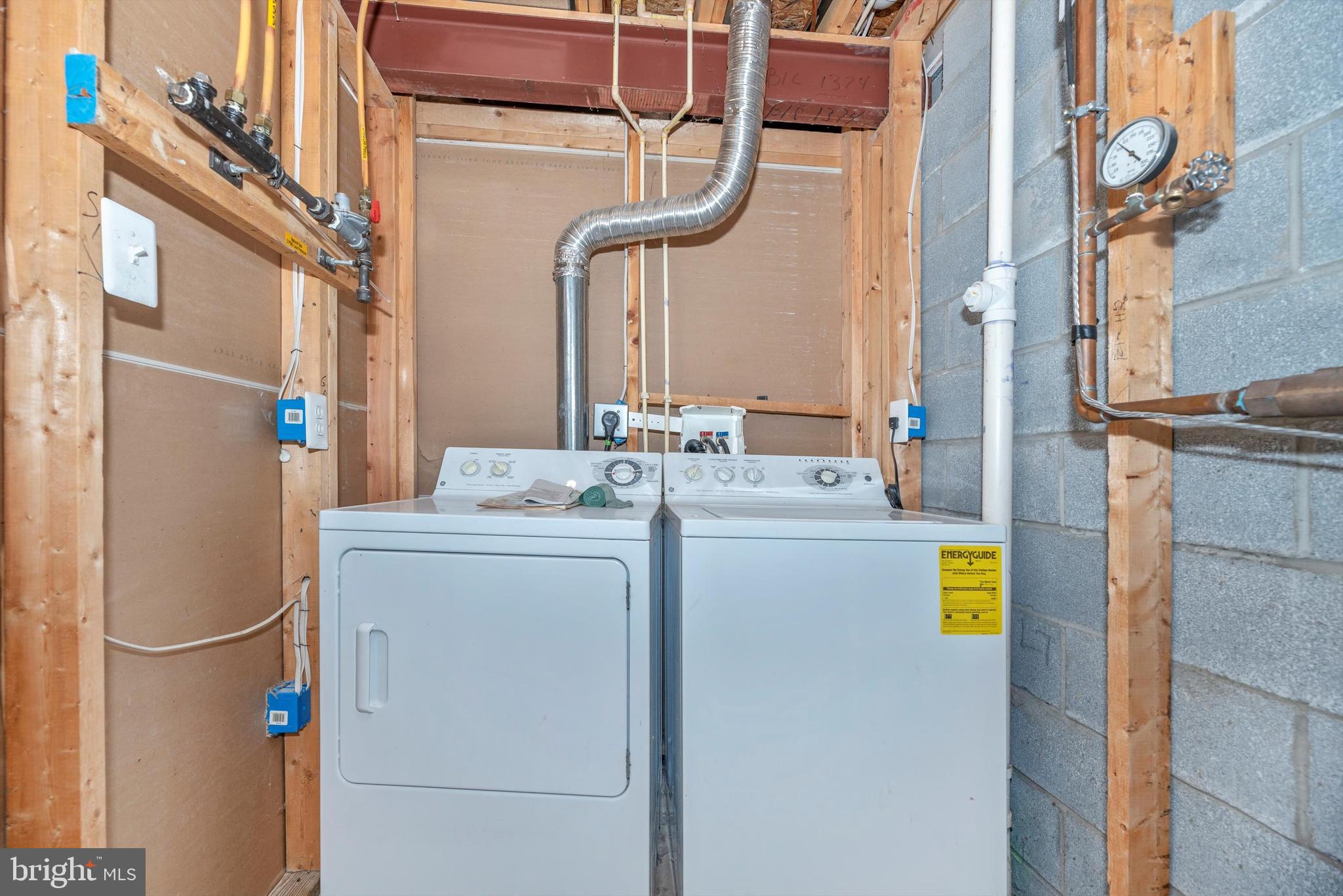 SPRING RIDGE - Residential