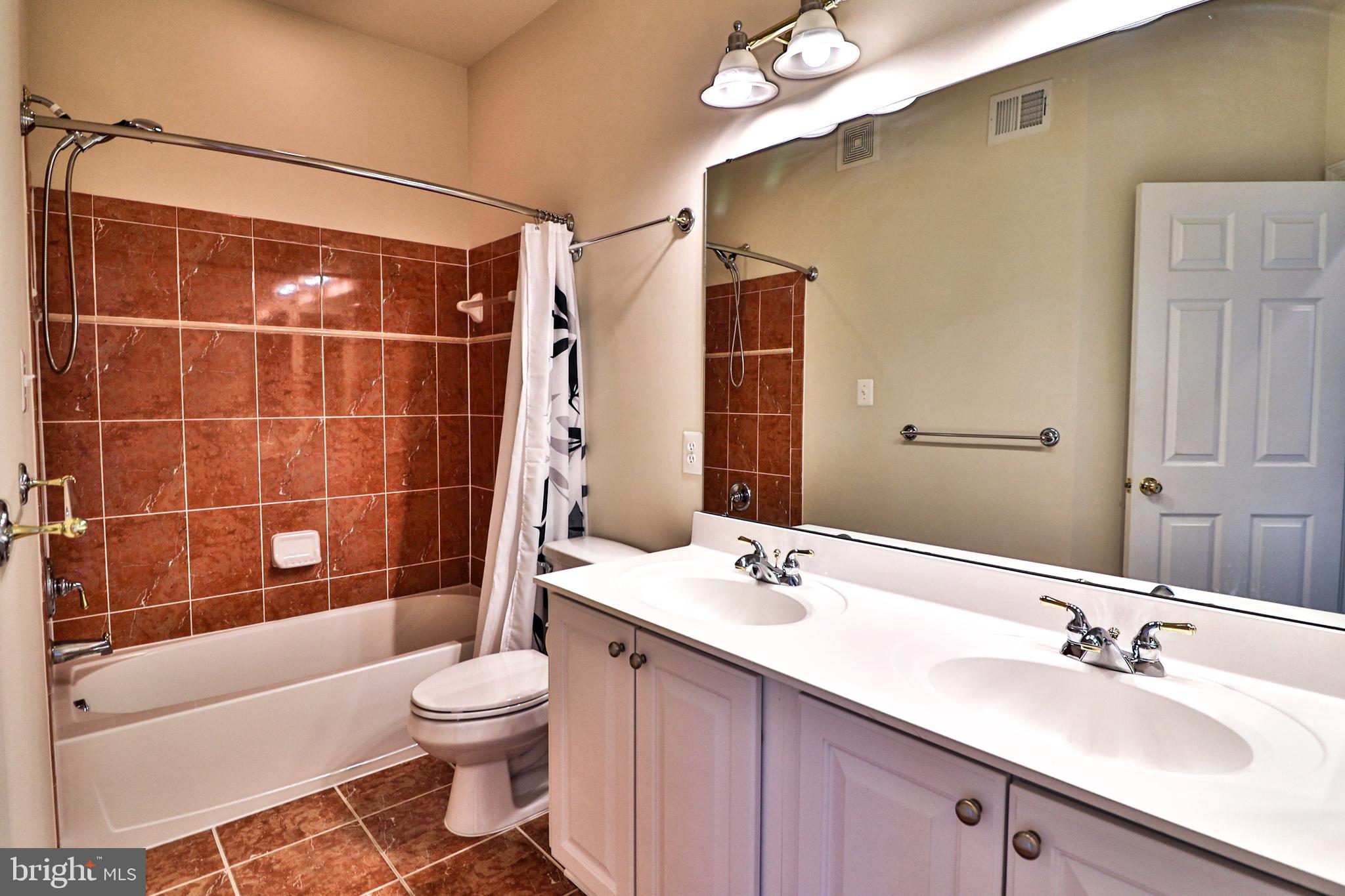 HIDDEN CREEK - Residential Lease