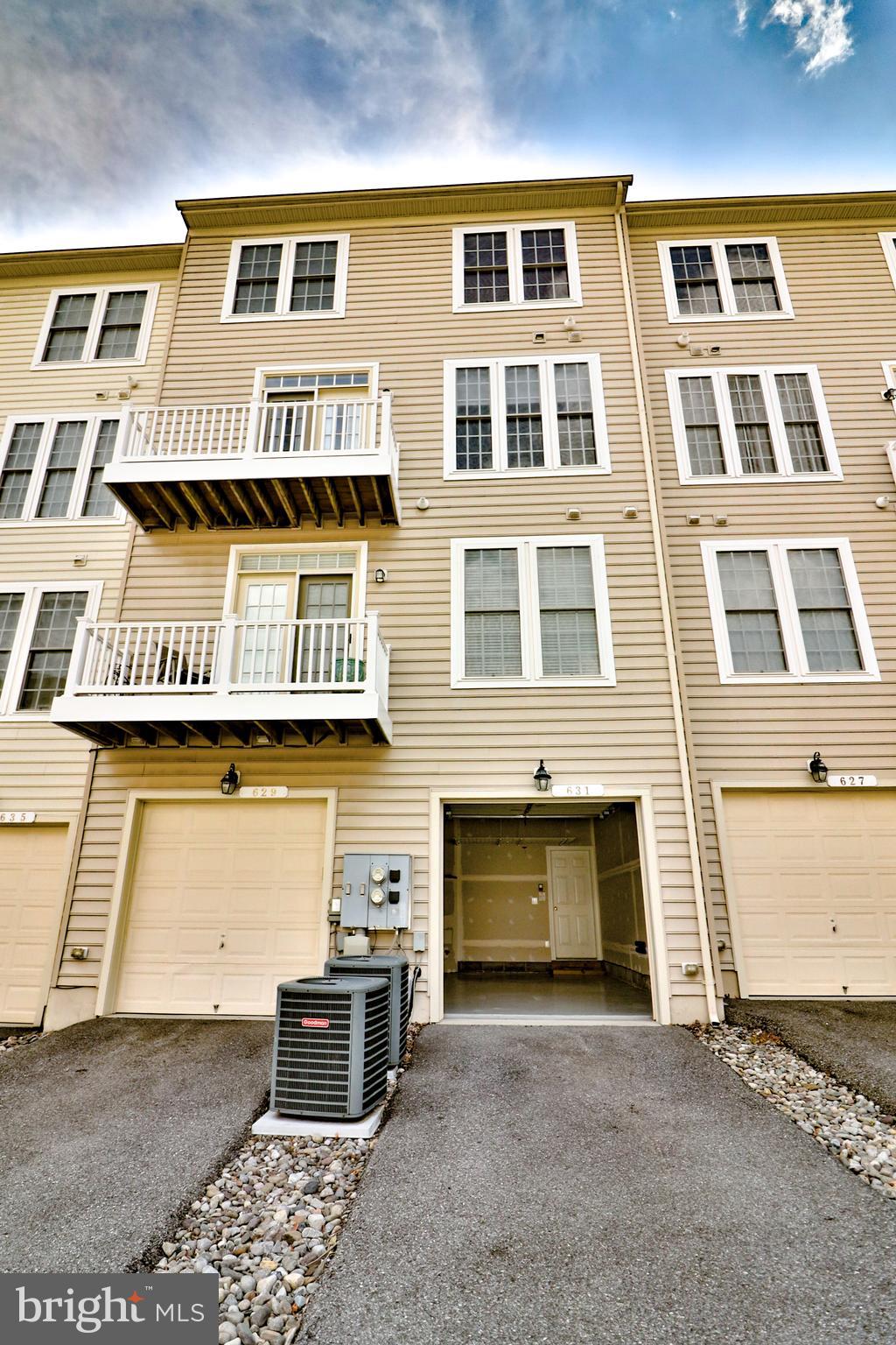 HIDDEN CREEK - Residential Lease