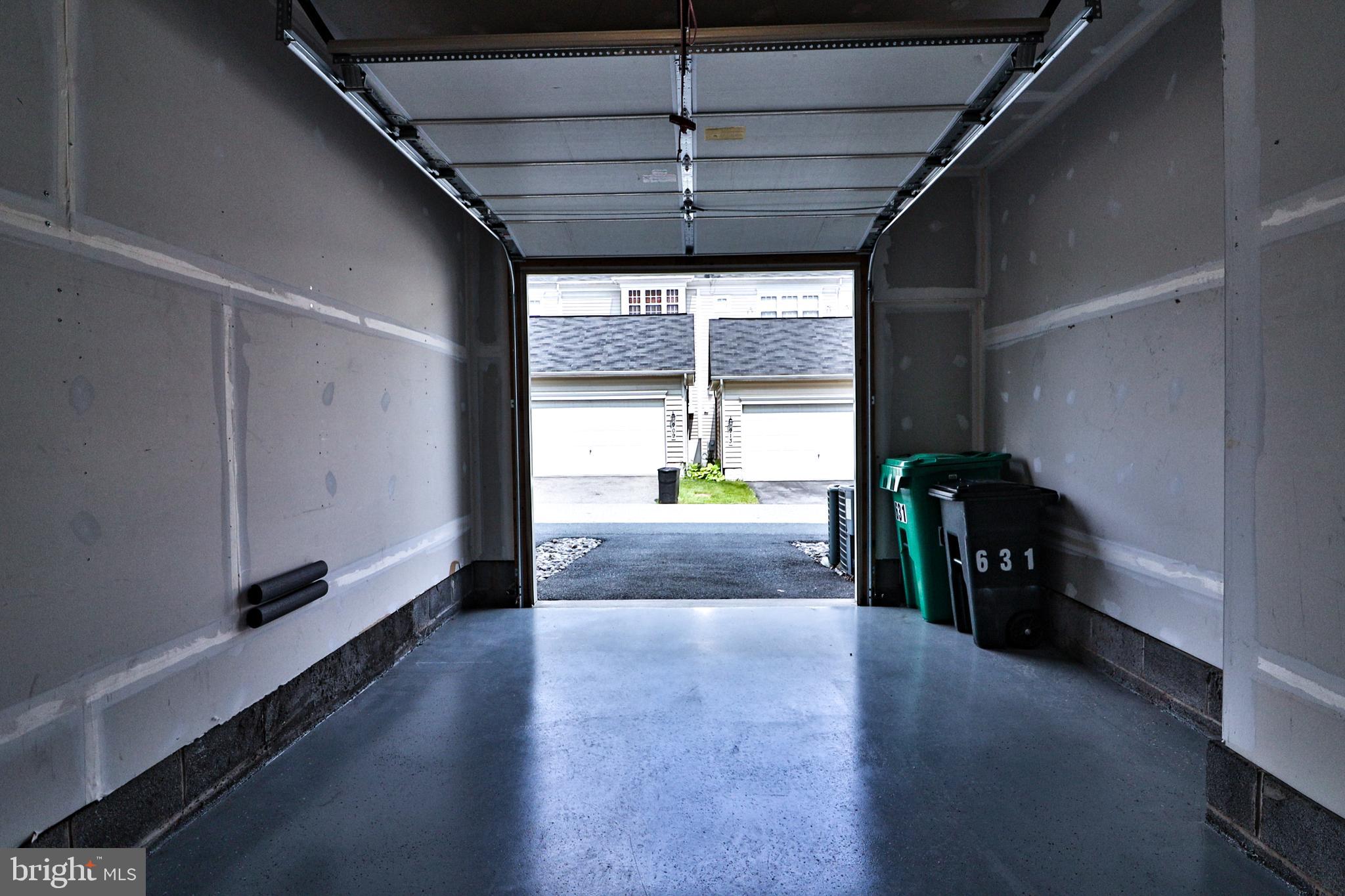 HIDDEN CREEK - Residential Lease