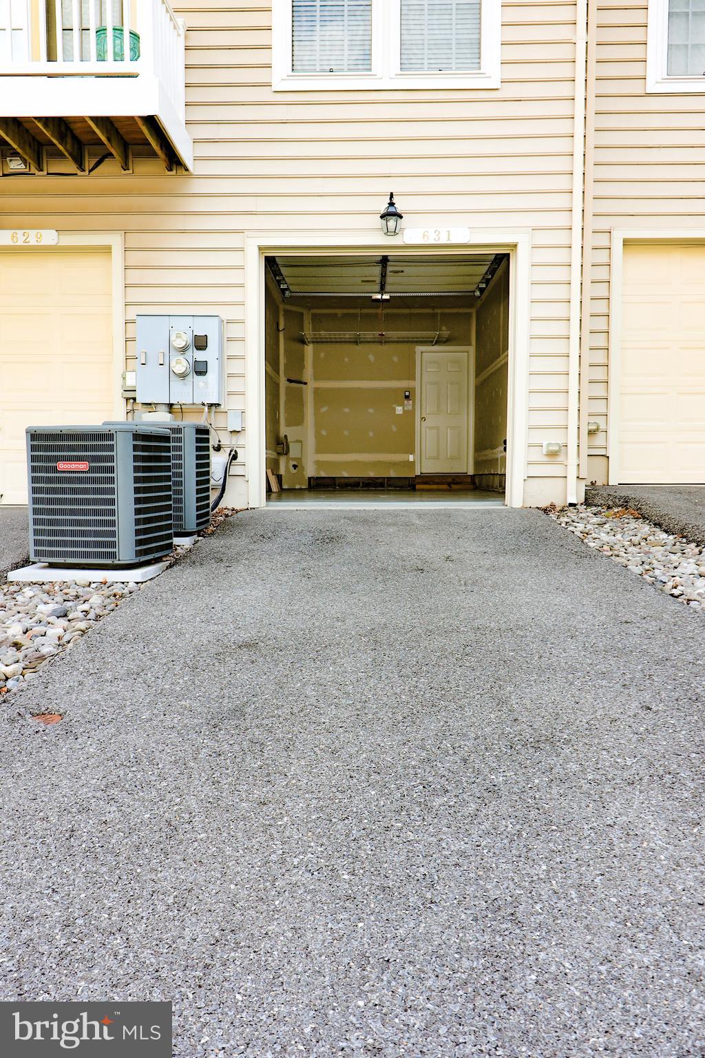 HIDDEN CREEK - Residential Lease