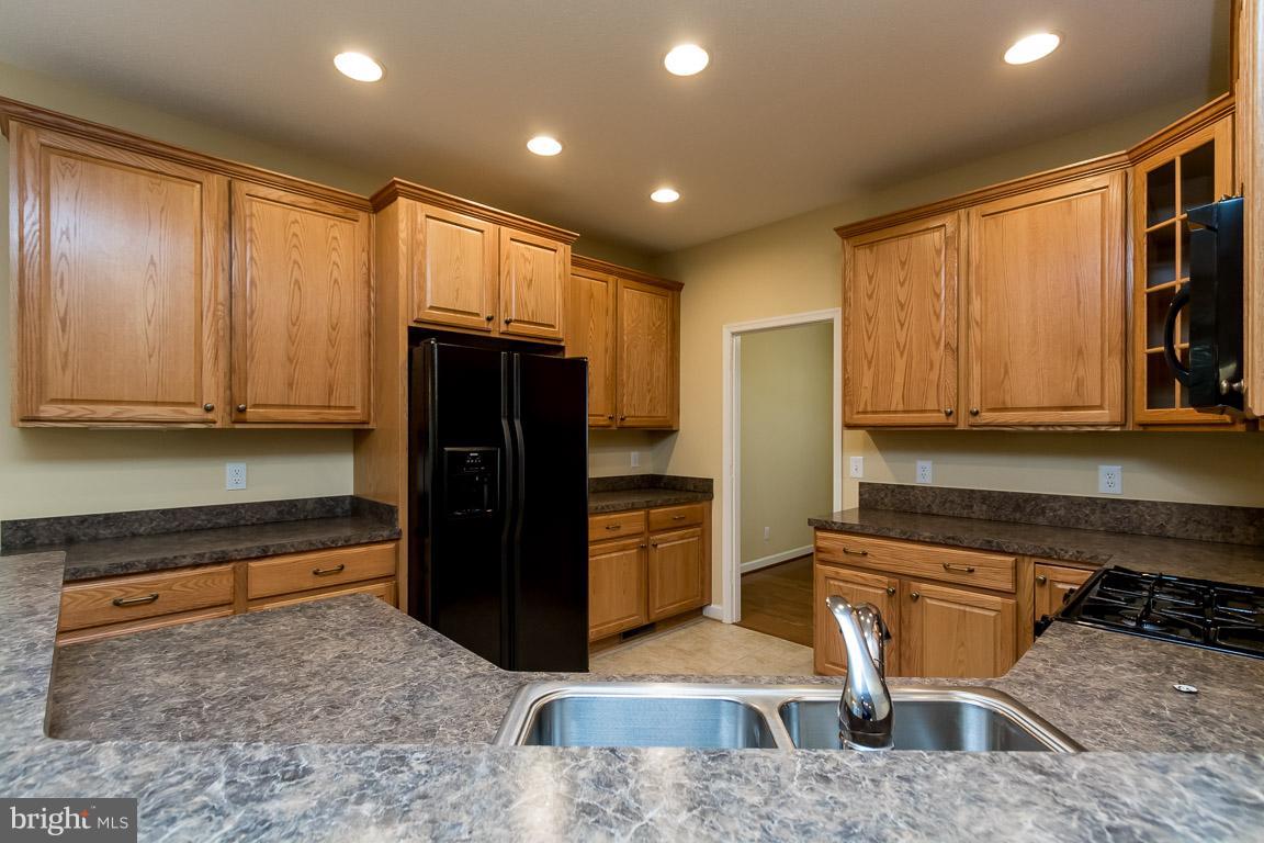 WATERFORD ESTATES - Residential Lease