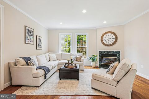 2227 N ALBEMARLE STREET ARLINGTON VA 22207