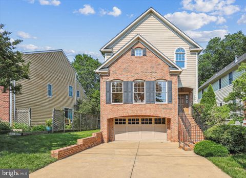 2227 N ALBEMARLE STREET ARLINGTON VA 22207