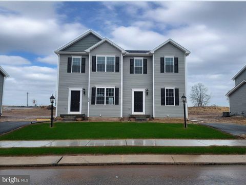 Townhouse For Sale - 3621 Fieldstone Drive #LOT 163<br/> DOVER, PA 17315