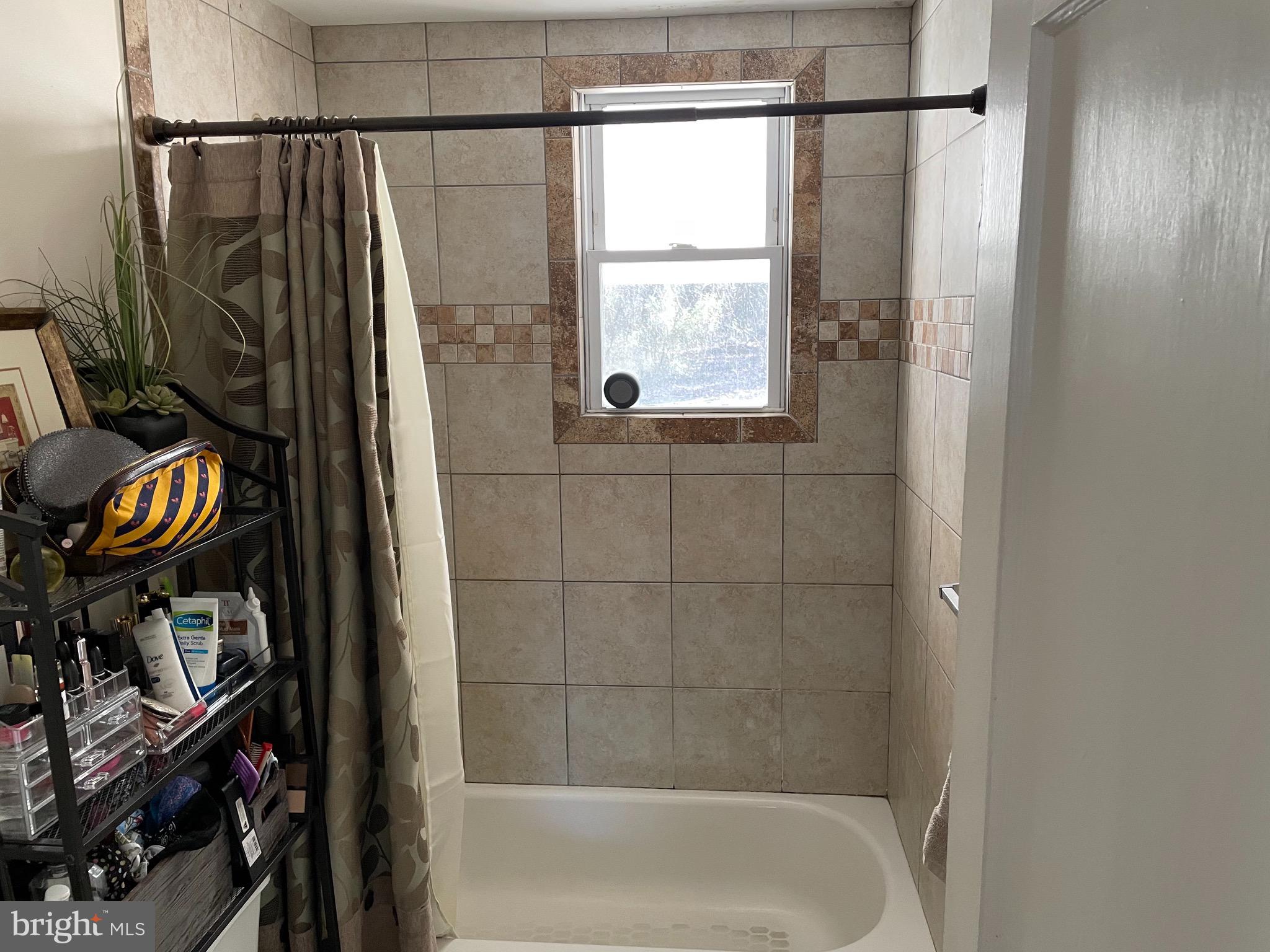 CLINTON - Residential