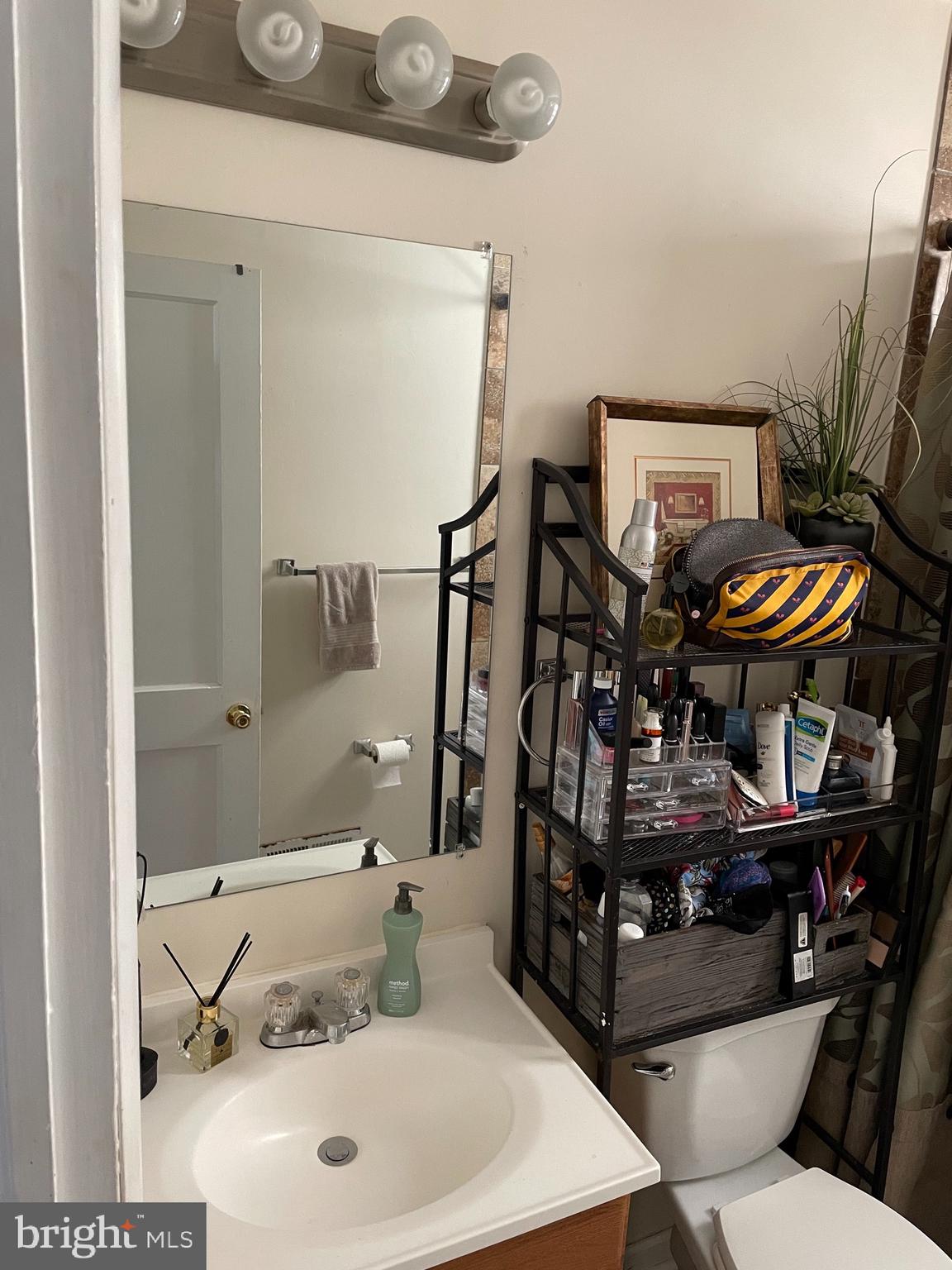 CLINTON - Residential