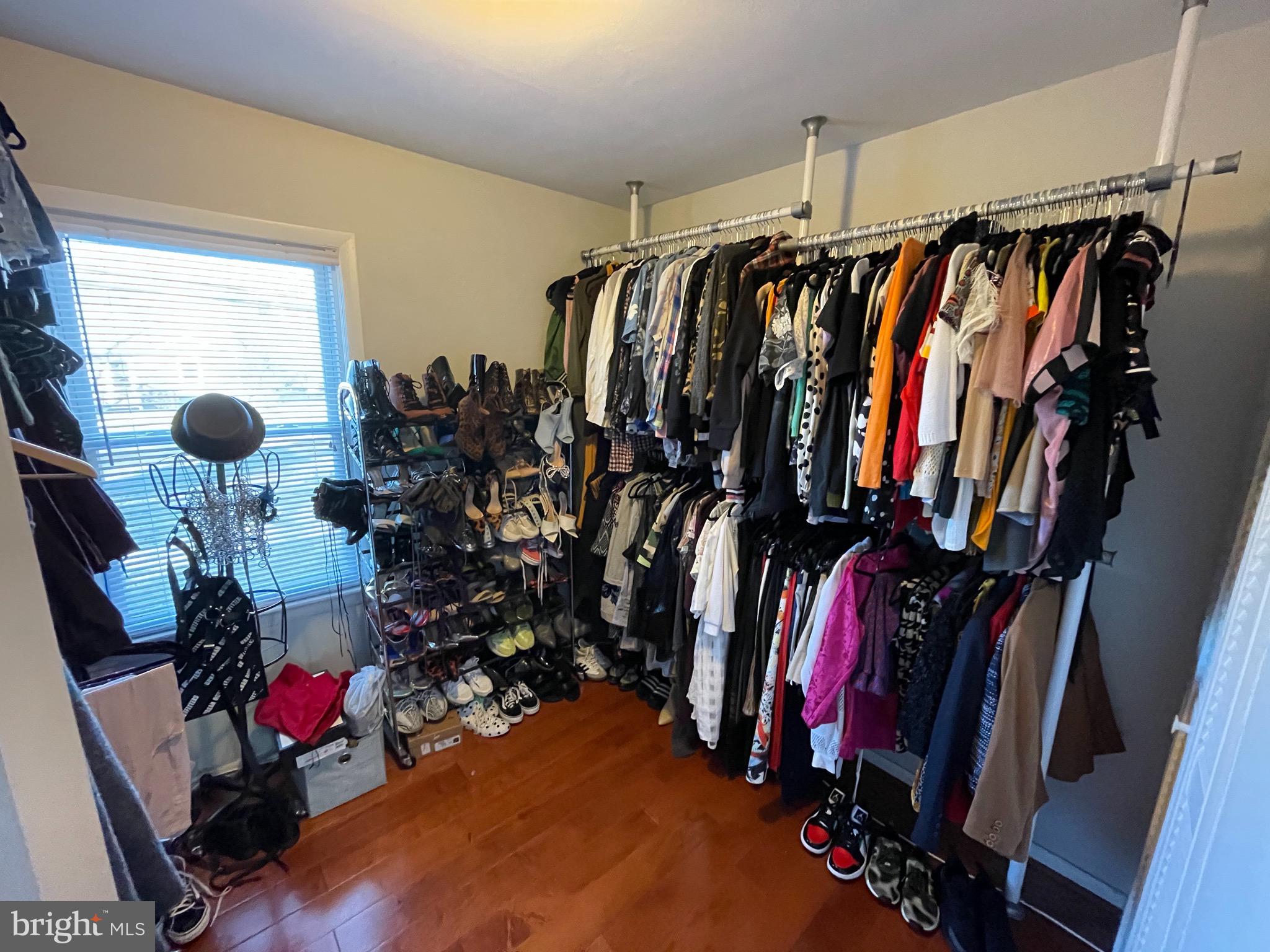 CLINTON - Residential