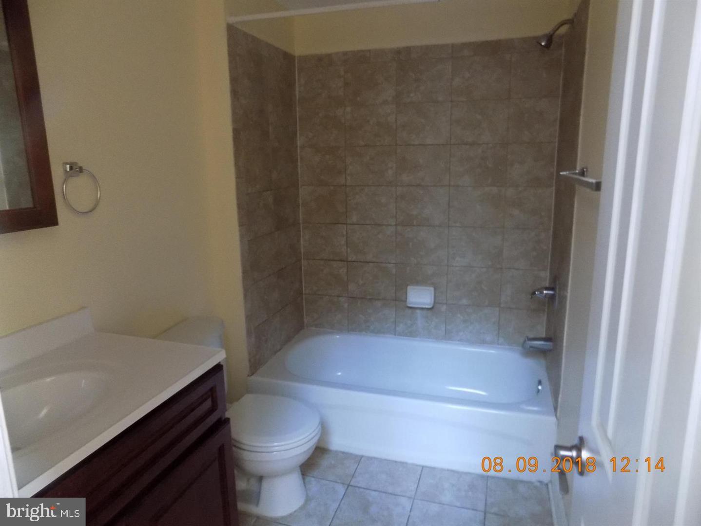 DOWNTOWN - Residential Lease