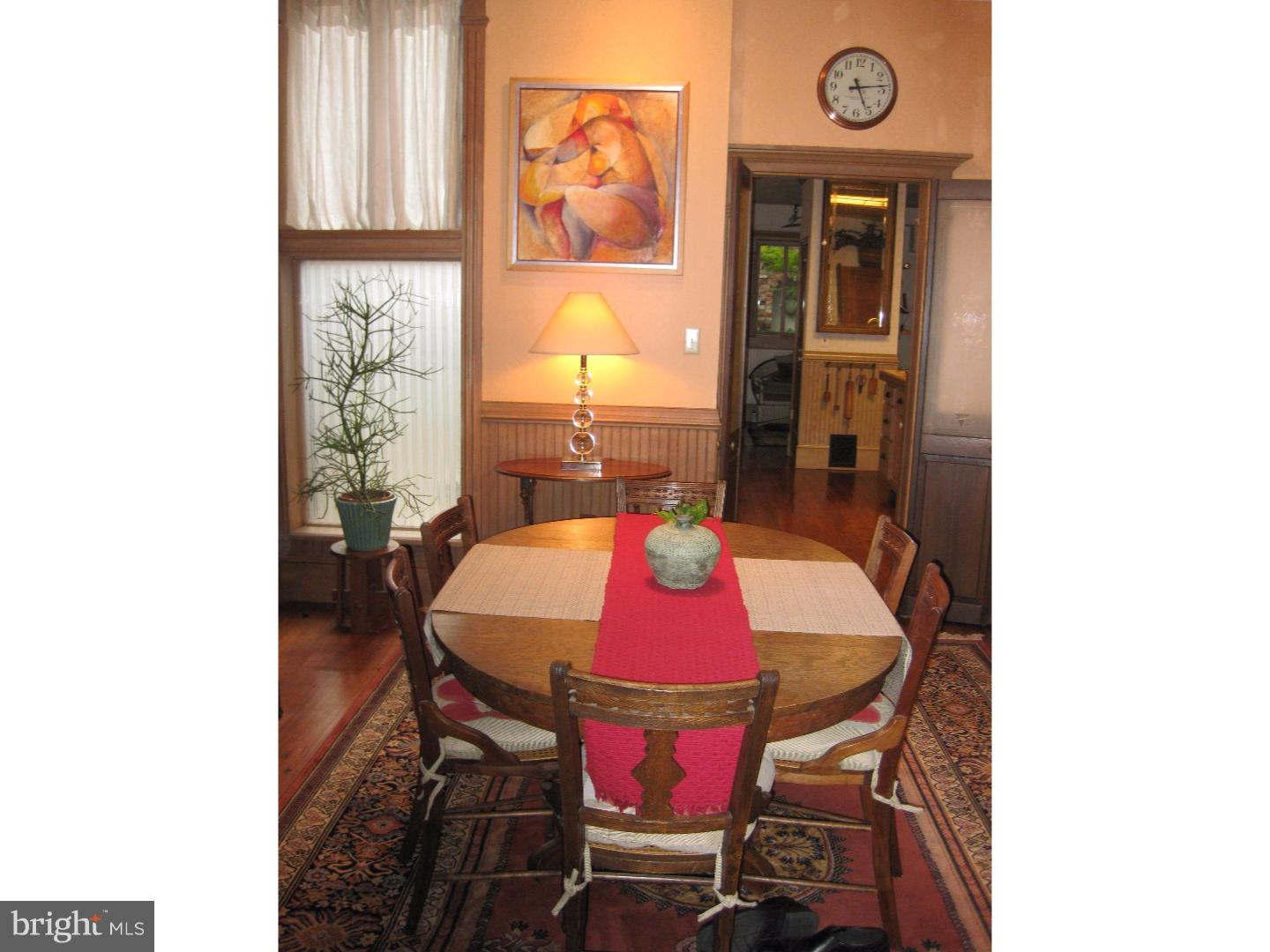 QUEEN VILLAGE - Residential