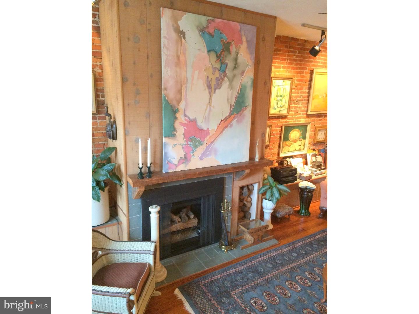 QUEEN VILLAGE - Residential