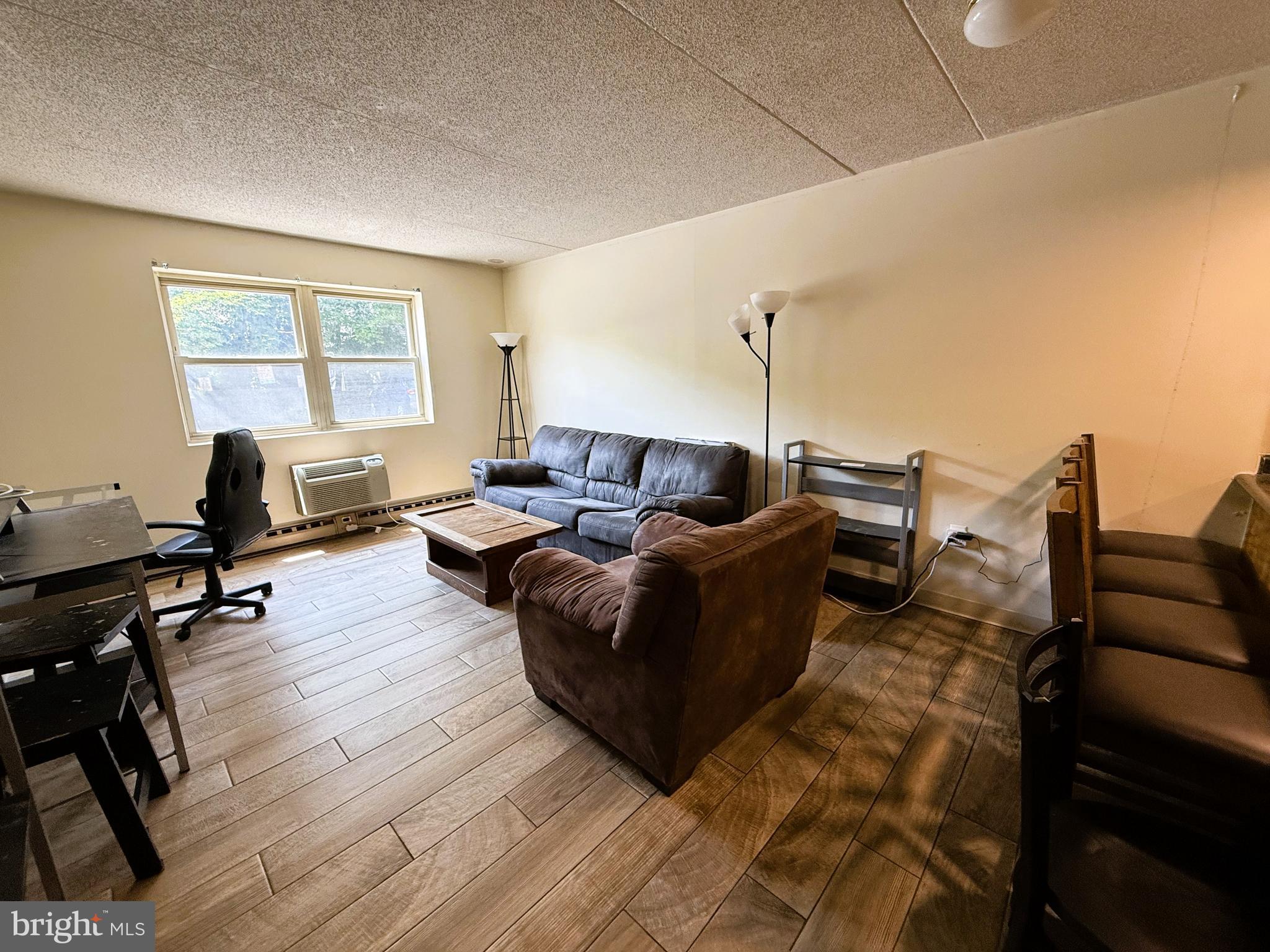 222 W BEAVER AVENUE 106