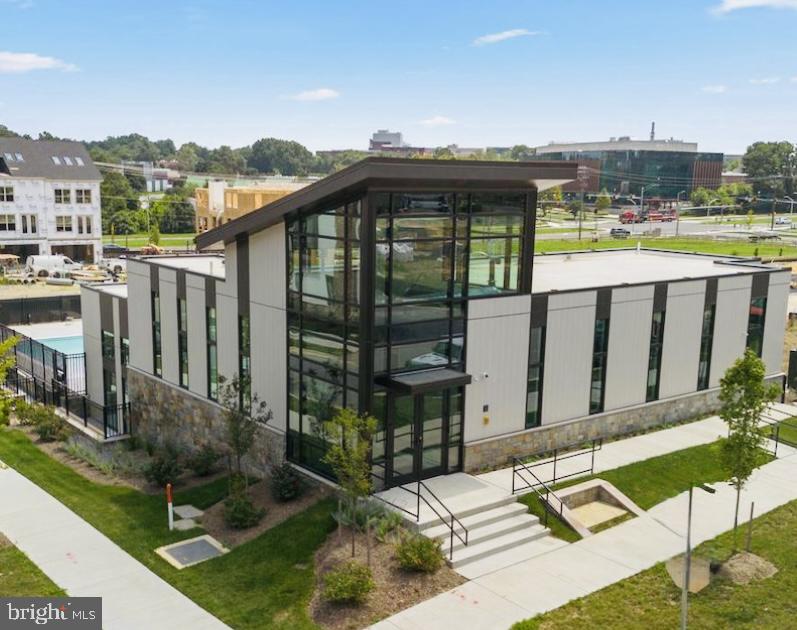 THE GROVE - Residential Lease