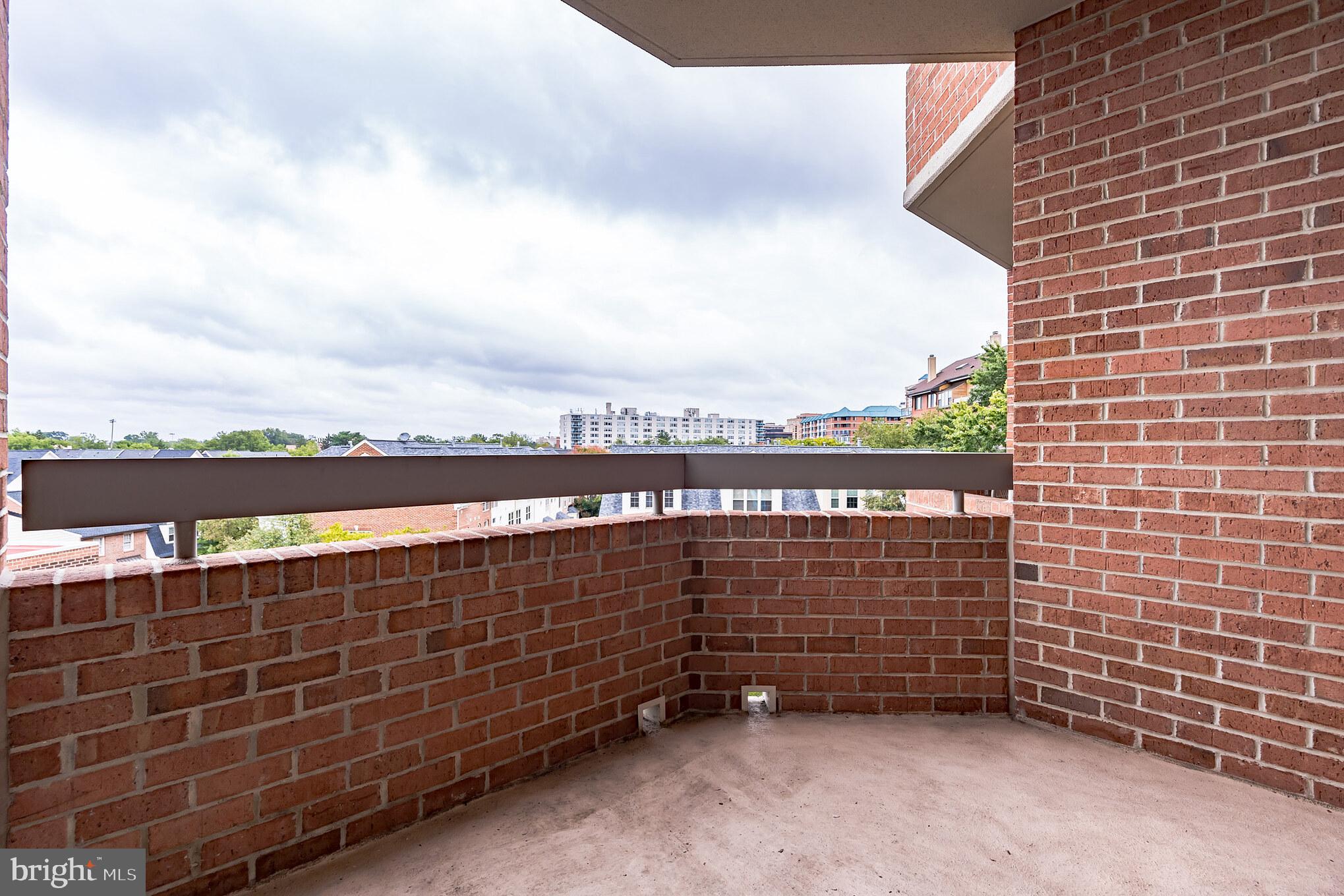 BALLSTON PARK - Residential Lease