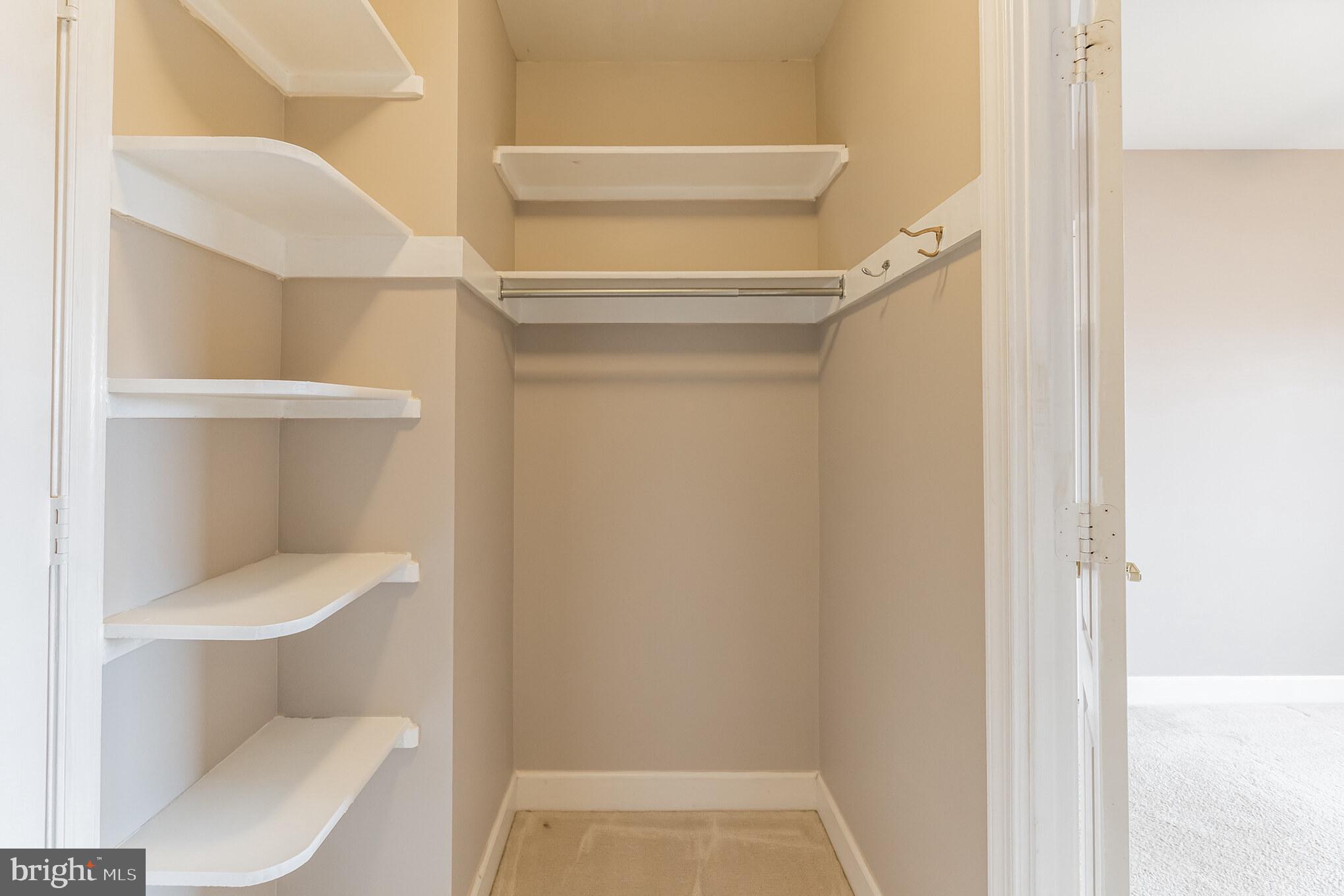 BALLSTON PARK - Residential Lease