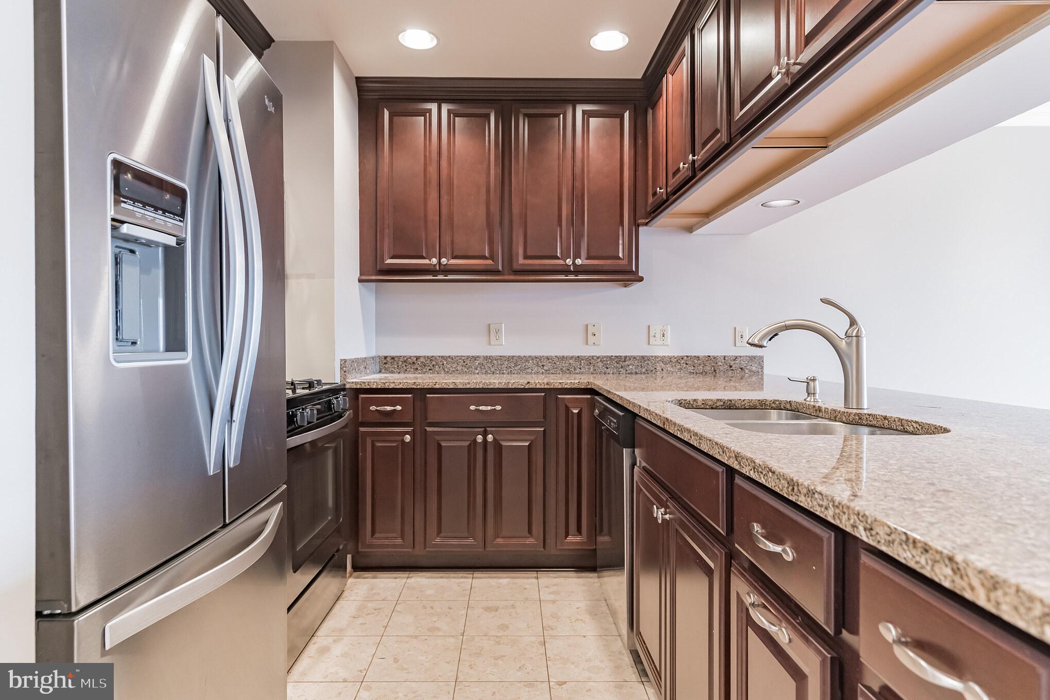 BALLSTON PARK - Residential Lease