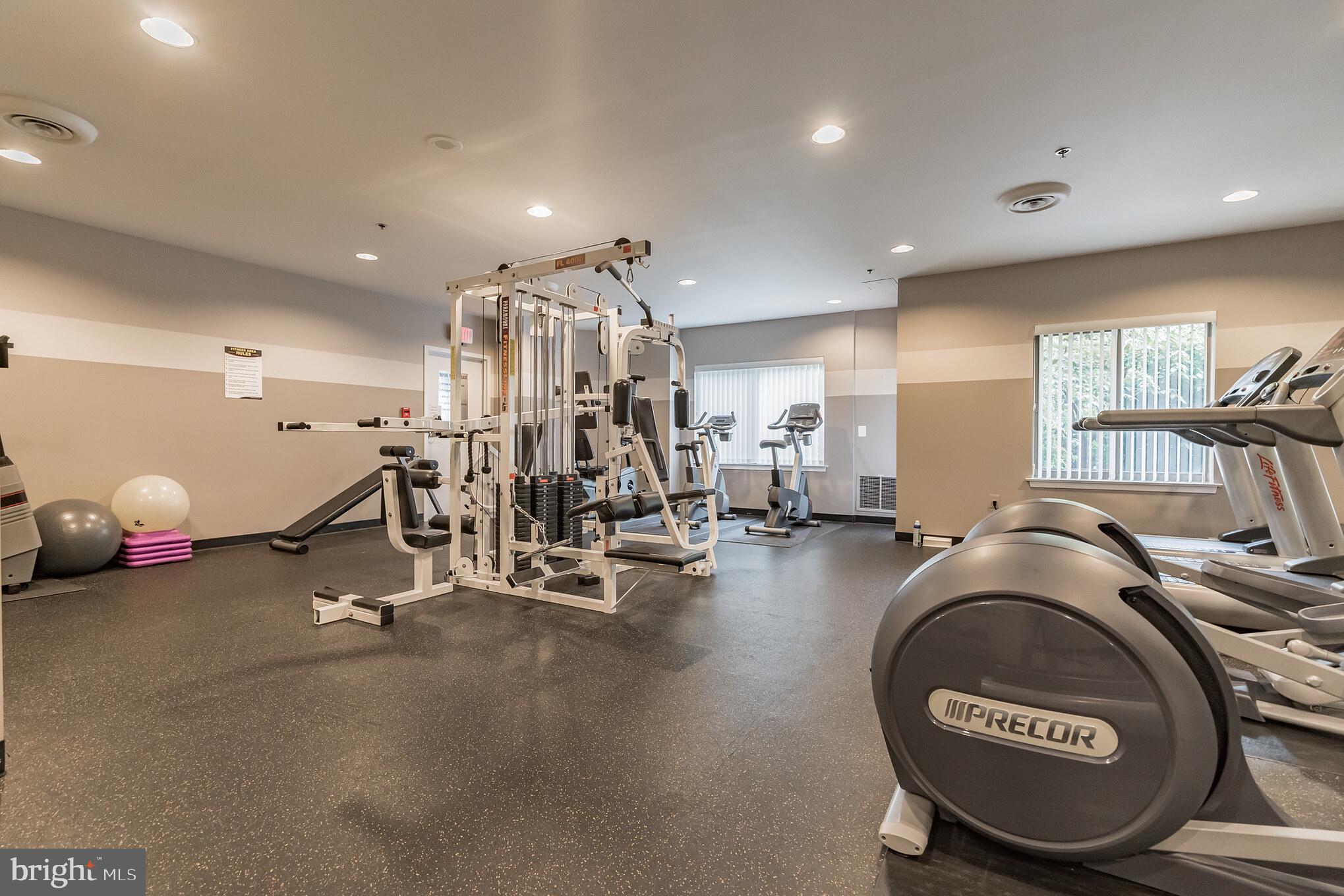 BALLSTON PARK - Residential Lease