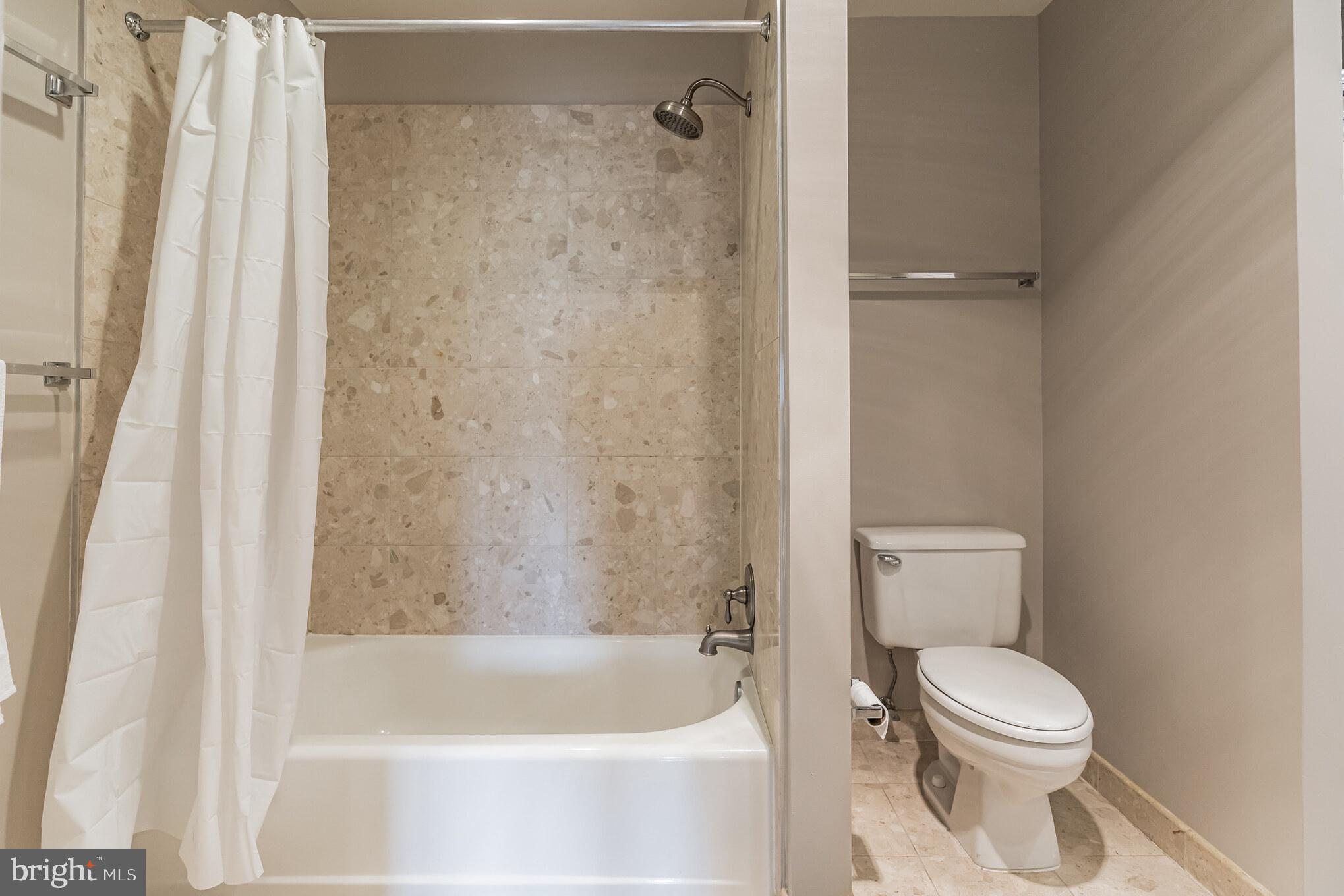 BALLSTON PARK - Residential Lease