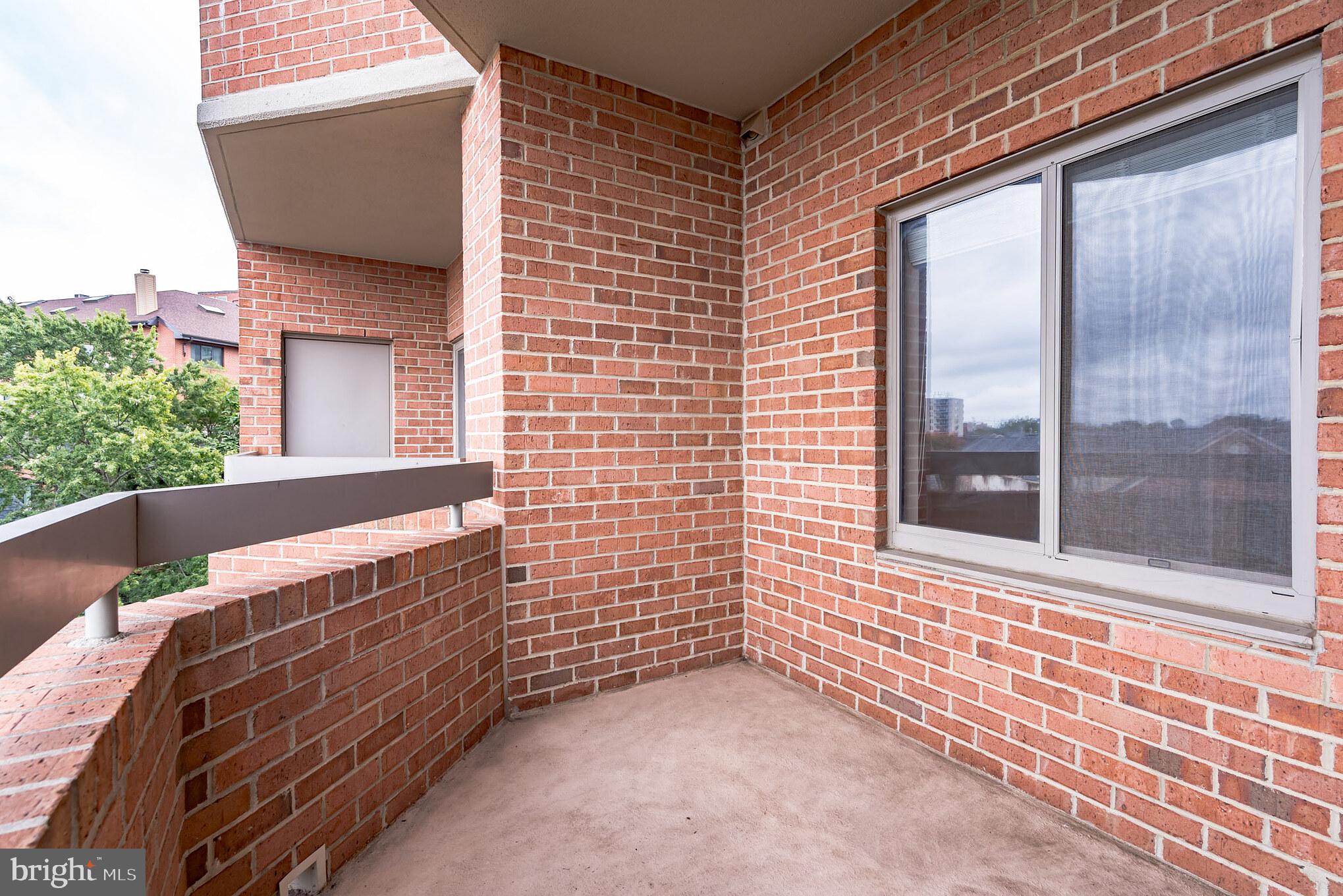 BALLSTON PARK - Residential Lease