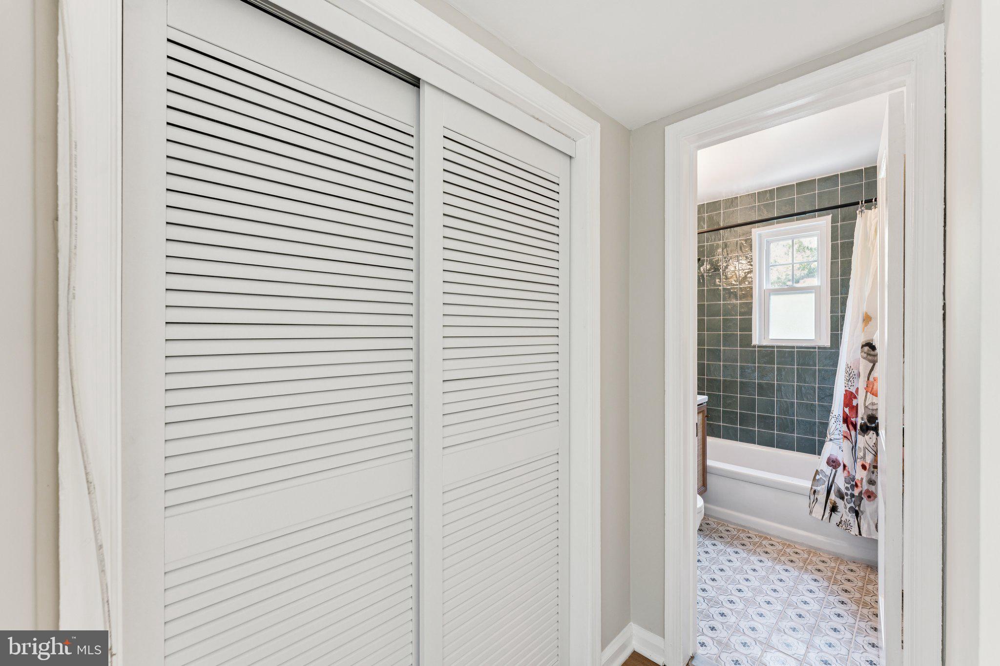 ROSSLYN HEIGHTS - Residential