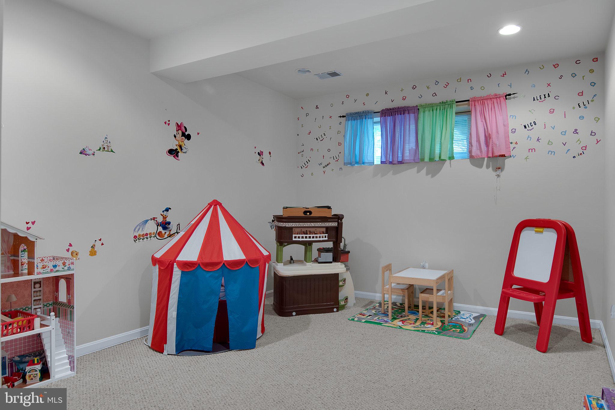 PORT POTOMAC - Residential