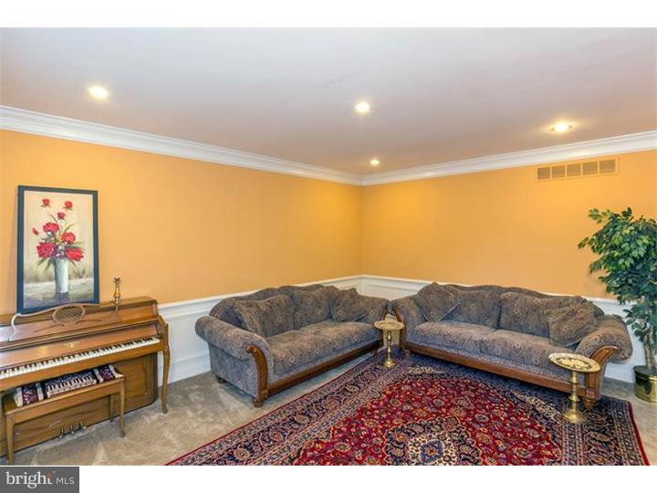 RIVERCREST - Residential