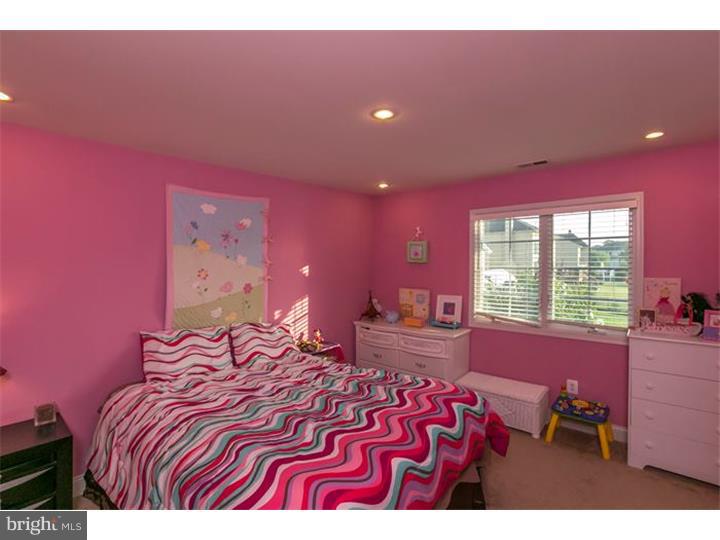 RIVERCREST - Residential