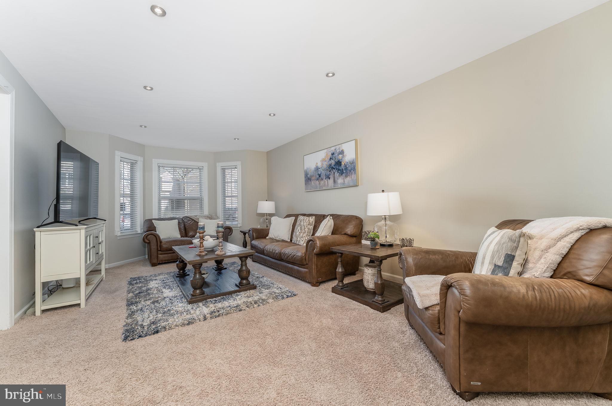 4 JUMPING BROOK PLACE