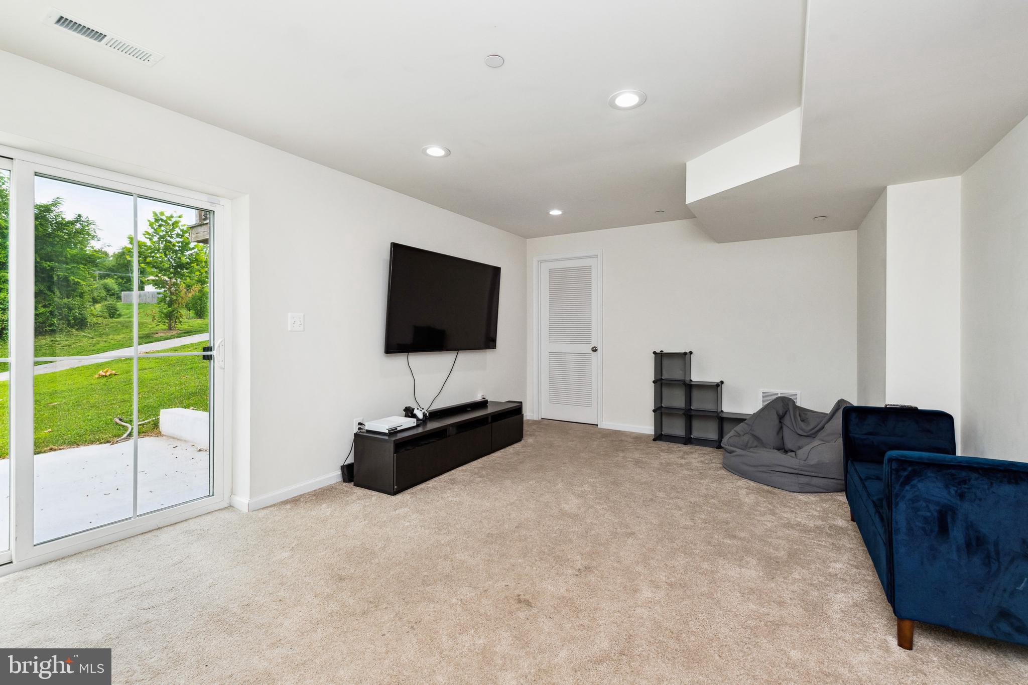 SMITH'S LANDING - Residential