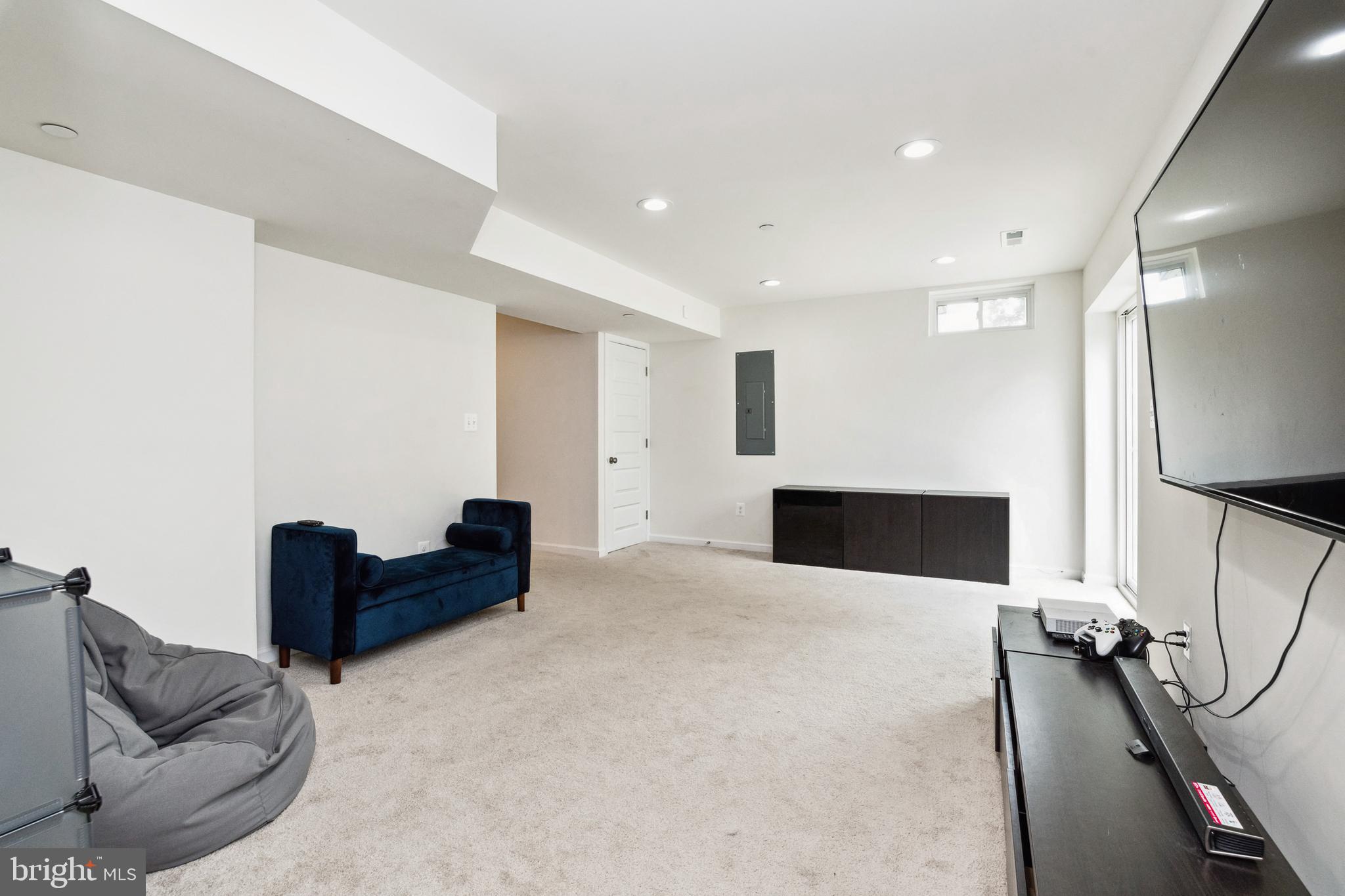 SMITH'S LANDING - Residential