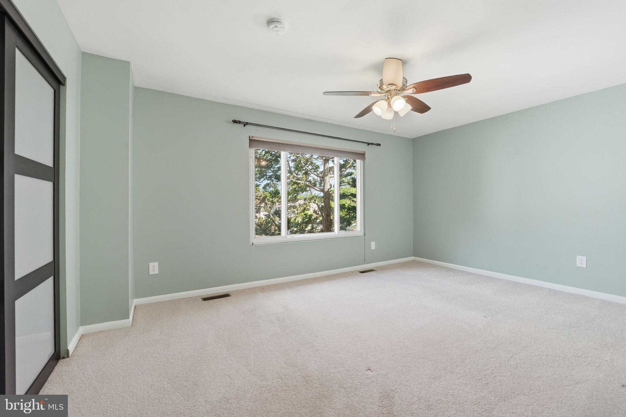 REFLECTION LAKE - Residential