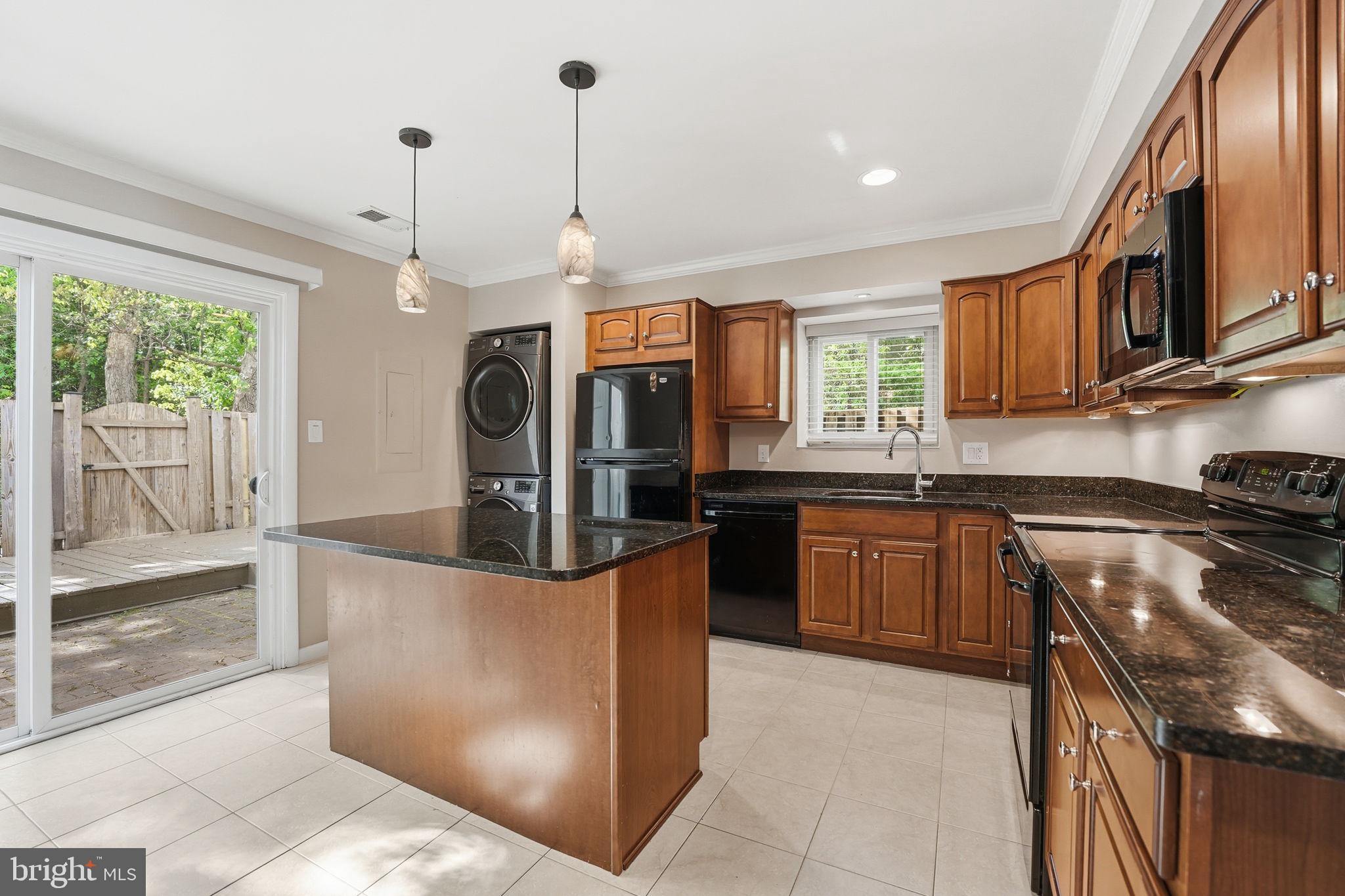 REFLECTION LAKE - Residential