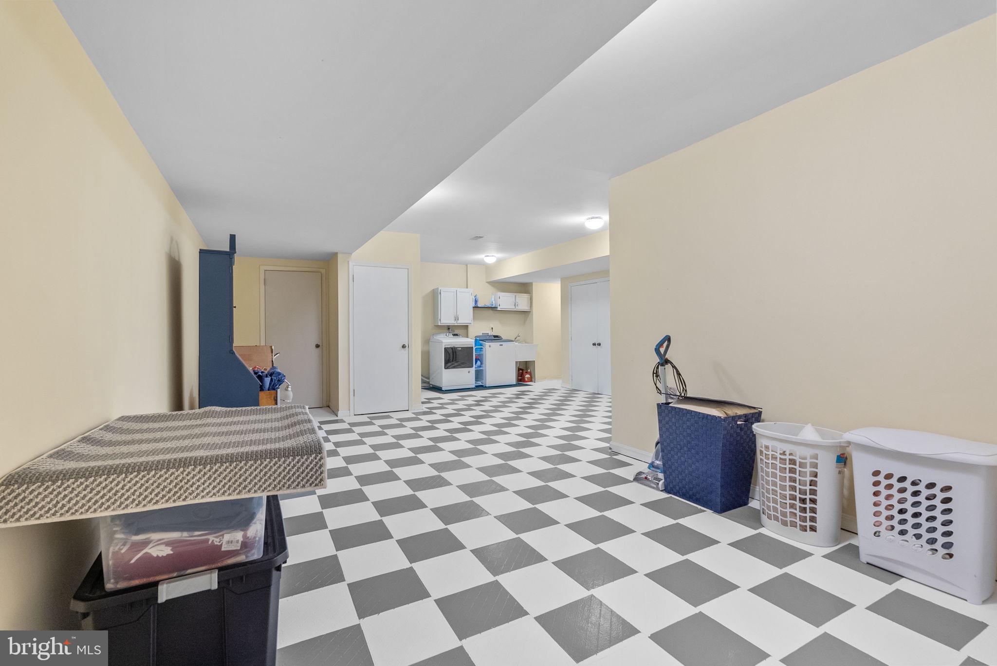 TANTALLON ON THE POTOMAC - Residential