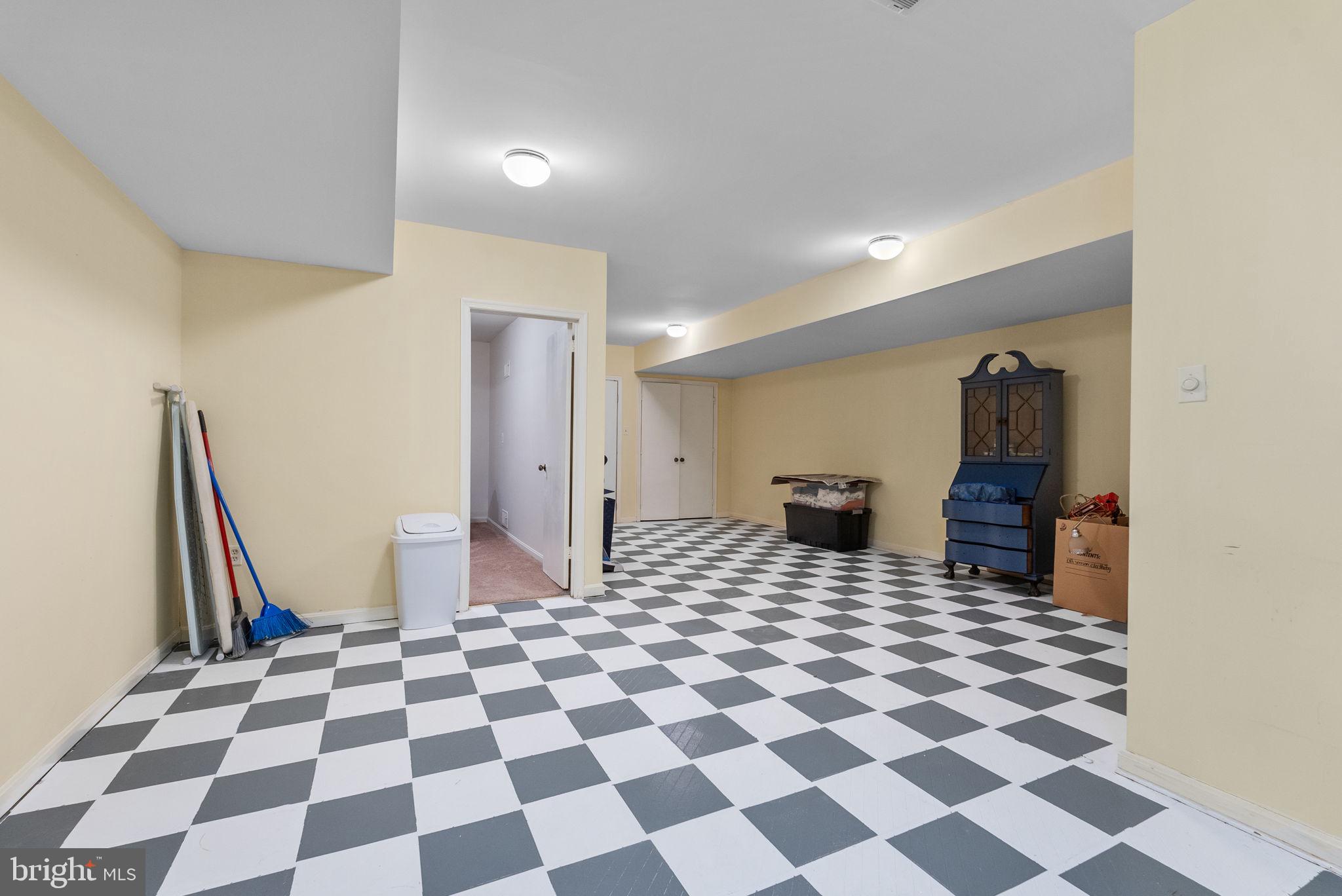 TANTALLON ON THE POTOMAC - Residential