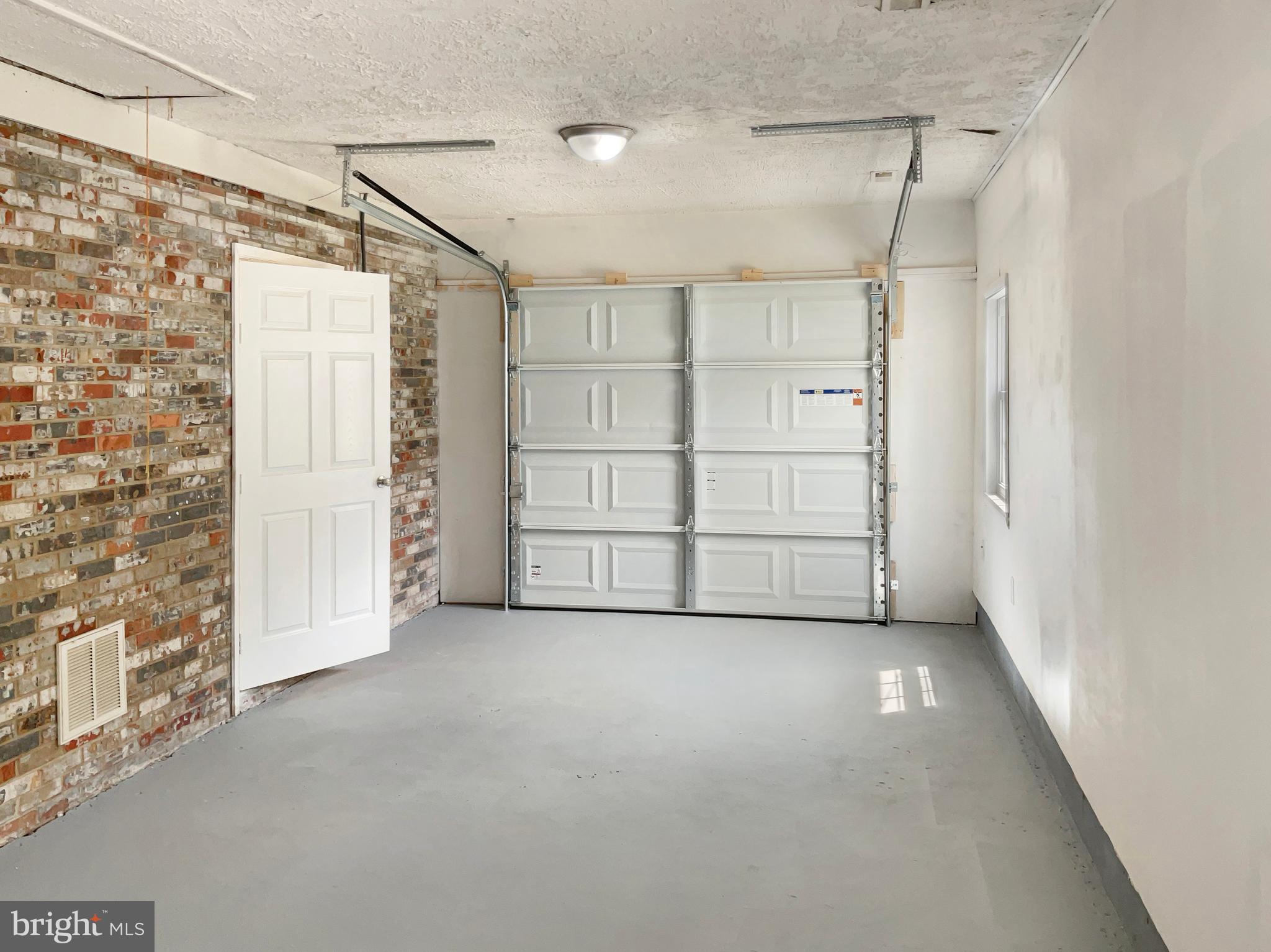 PRINCE WILLIAM ESTATES - Residential