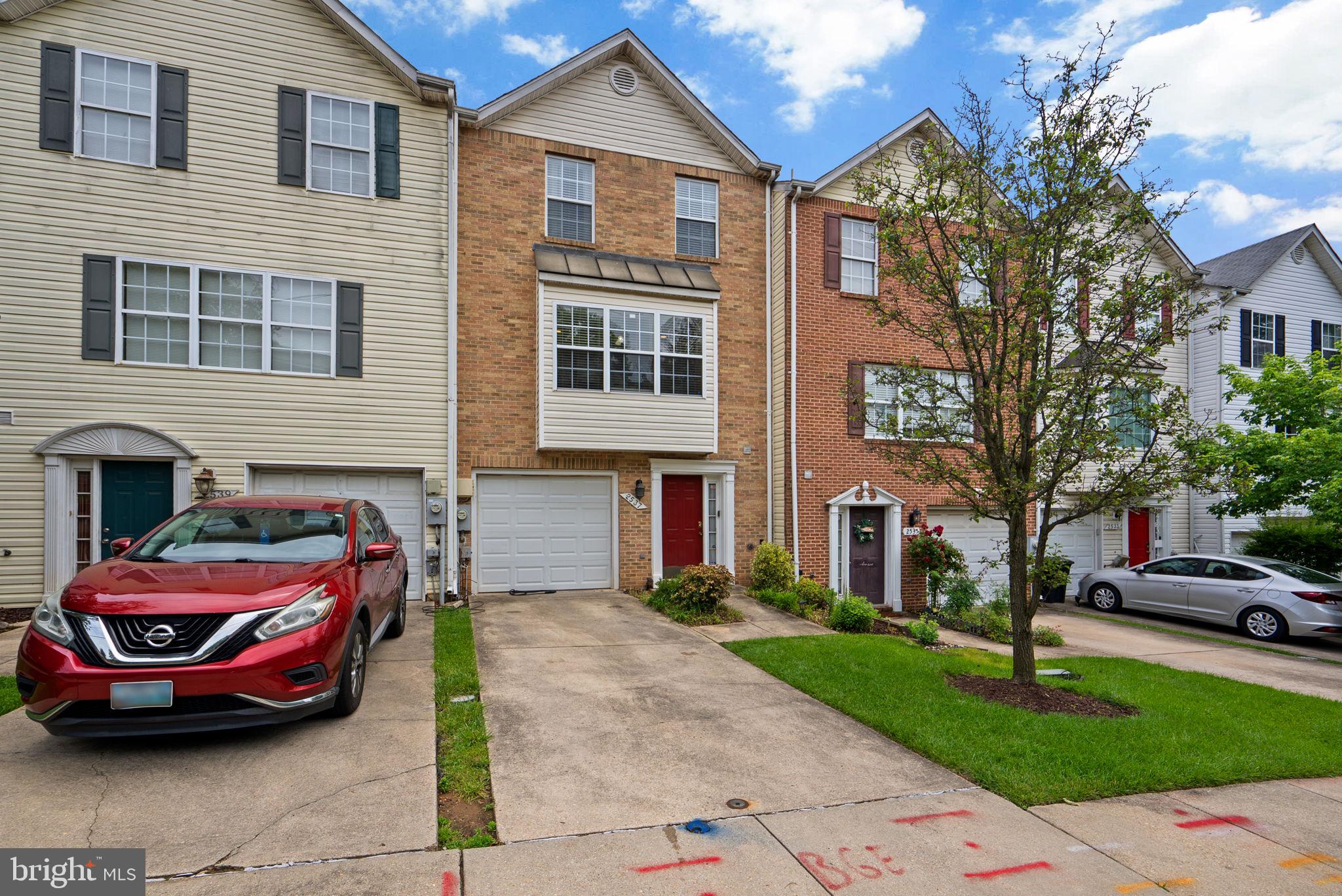 2537 MARKHAM LANE